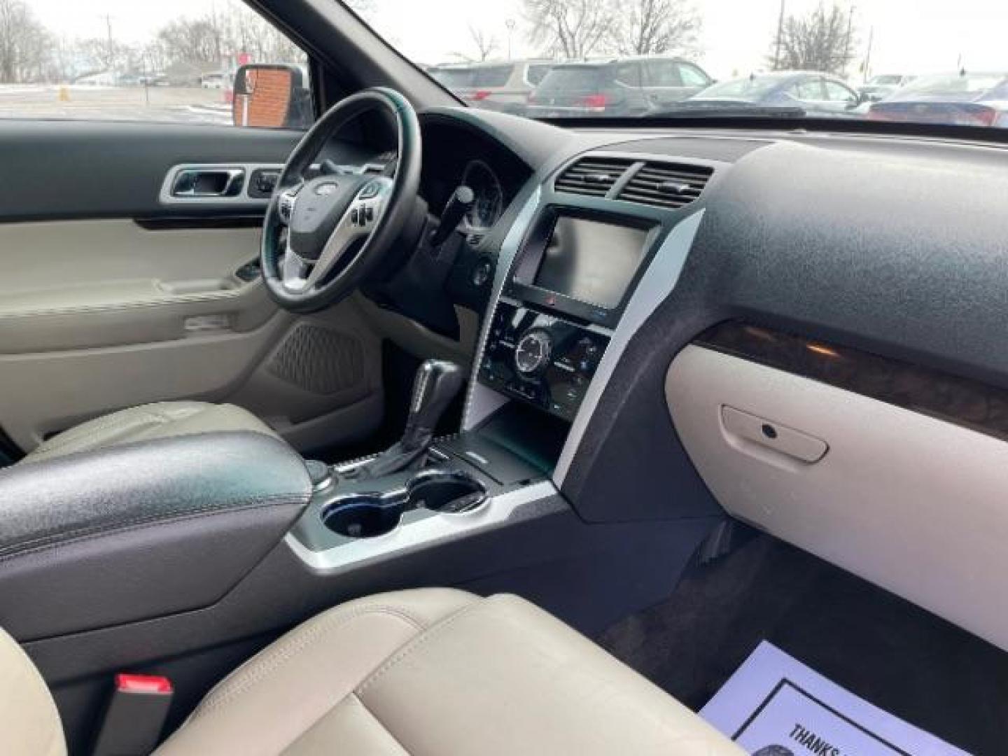 2014 White Platinum Met TC Ford Explorer Limited 4WD (1FM5K8F8XEG) with an 3.5L V6 DOHC 24V engine, 6-Speed Automatic transmission, located at 401 Woodman Dr, Riverside, OH, 45431, (937) 908-9800, 39.760899, -84.123421 - Photo#8