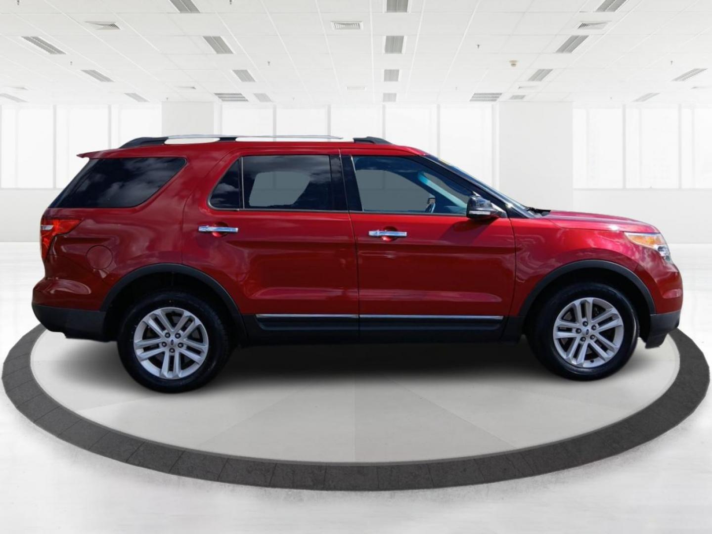 2014 Ruby Red Met Tinted CC Ford Explorer XLT 4WD (1FM5K8D8XEG) with an 3.5L V6 DOHC 24V engine, 6-Speed Automatic transmission, located at 1230 East Main St, Xenia, OH, 45385, (937) 908-9800, 39.688026, -83.910172 - Photo#1