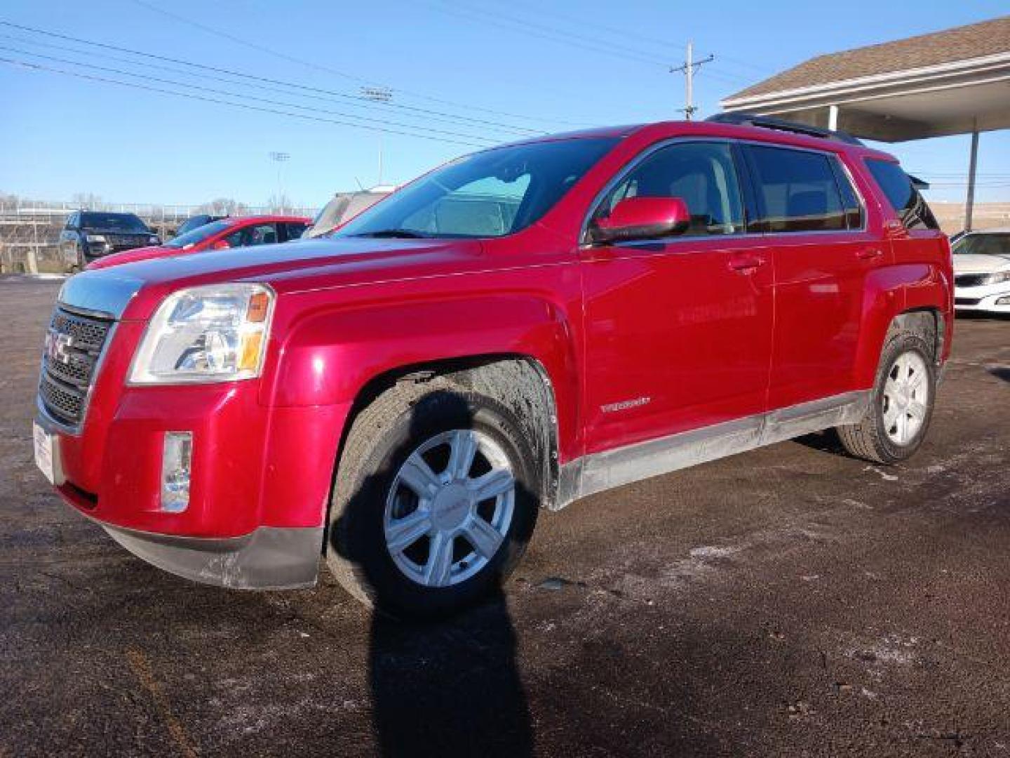 2014 Crystal Red Tintcoat GMC Terrain SLE2 FWD (2GKALREK7E6) with an 2.4L L4 DOHC 16V FFV engine, 6-Speed Automatic transmission, located at 1951 S Dayton Lakeview Rd., New Carlisle, OH, 45344, (937) 908-9800, 39.890999, -84.050255 - Photo#2