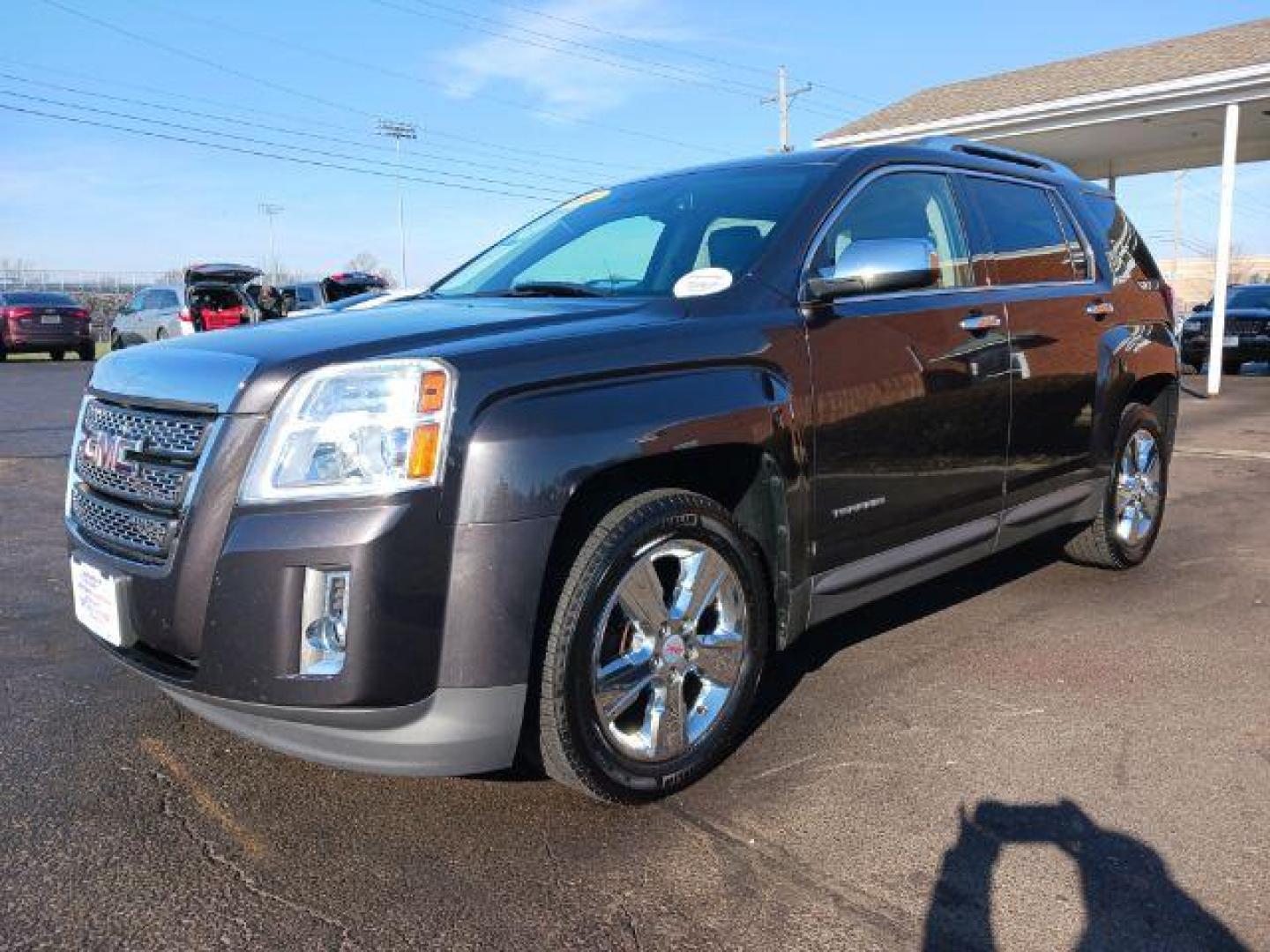 2014 Ashen Gray Metallic GMC Terrain SLT2 FWD (2GKALTEK6E6) with an 2.4L L4 DOHC 16V FFV engine, 6-Speed Automatic transmission, located at 1099 N County Rd 25A , Troy, OH, 45373, (937) 908-9800, 40.057079, -84.212883 - Photo#2