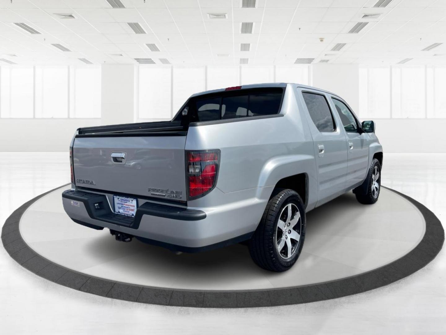 2014 Alabaster Silver Metallic Honda Ridgeline (5FPYK1F67EB) with an 3.5L V6 SOHC 24V engine, 5-Speed Automatic transmission, located at 1230 East Main St, Xenia, OH, 45385, (937) 908-9800, 39.688026, -83.910172 - Photo#2