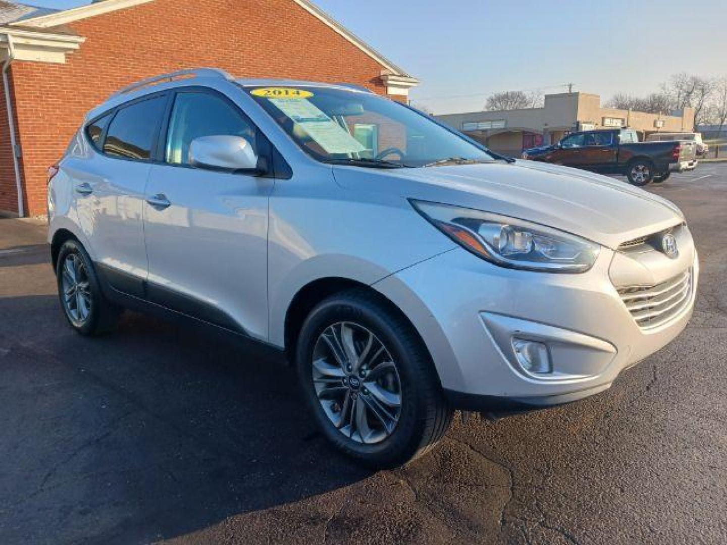 2014 Diamond Silver Hyundai Tucson GLS 2WD (KM8JU3AG9EU) with an 2.4L L4 DOHC 16V engine, 6-Speed Automatic transmission, located at 1184 Kauffman Ave, Fairborn, OH, 45324, (937) 908-9800, 39.807072, -84.030914 - Photo#0