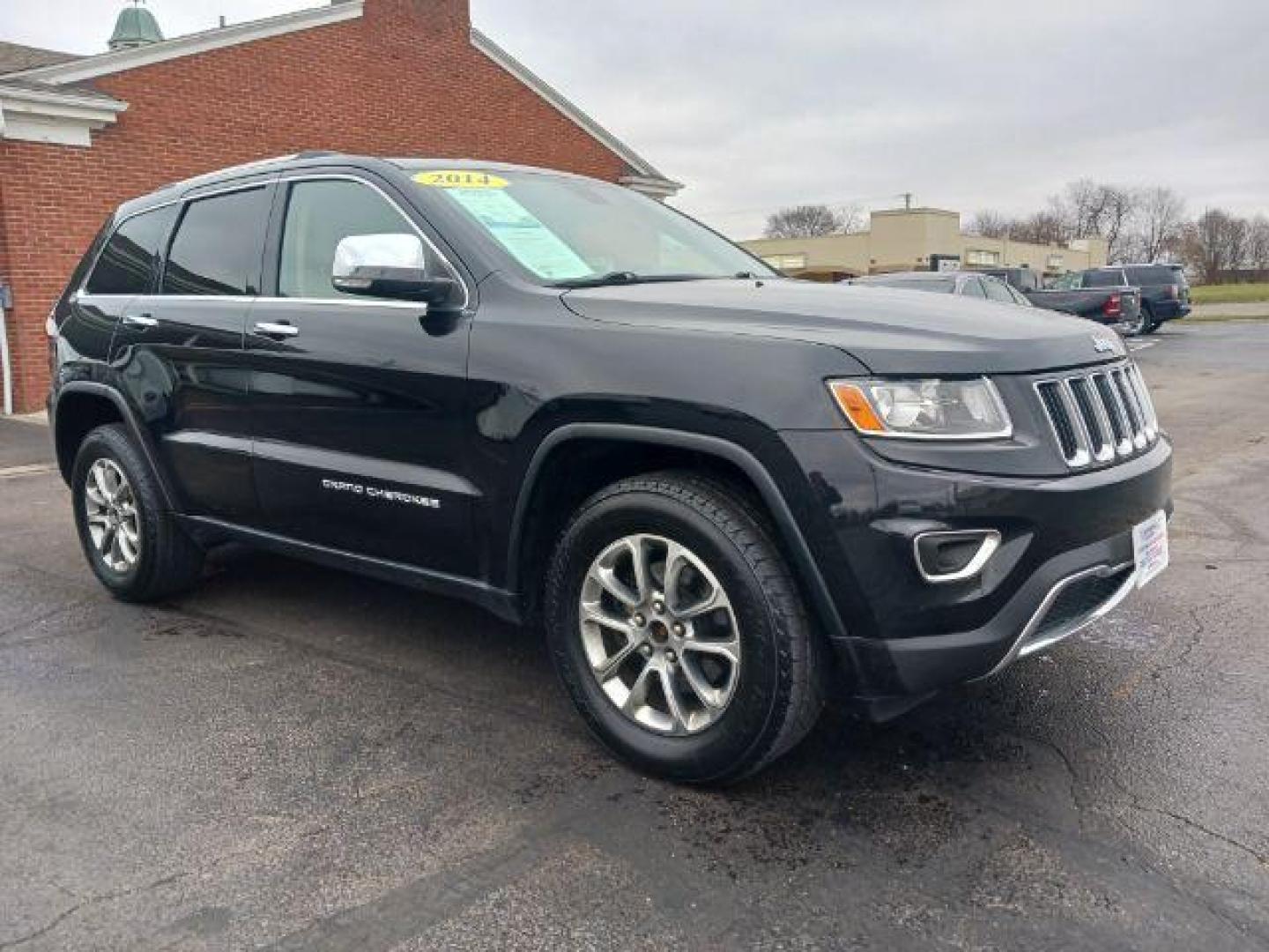 2014 Brilliant Black Crystal P Jeep Grand Cherokee Limited 4WD (1C4RJFBG4EC) with an 3.6L V6 DOHC 24V engine, 5-Speed Automatic transmission, located at 1184 Kauffman Ave, Fairborn, OH, 45324, (937) 908-9800, 39.807072, -84.030914 - Photo#0