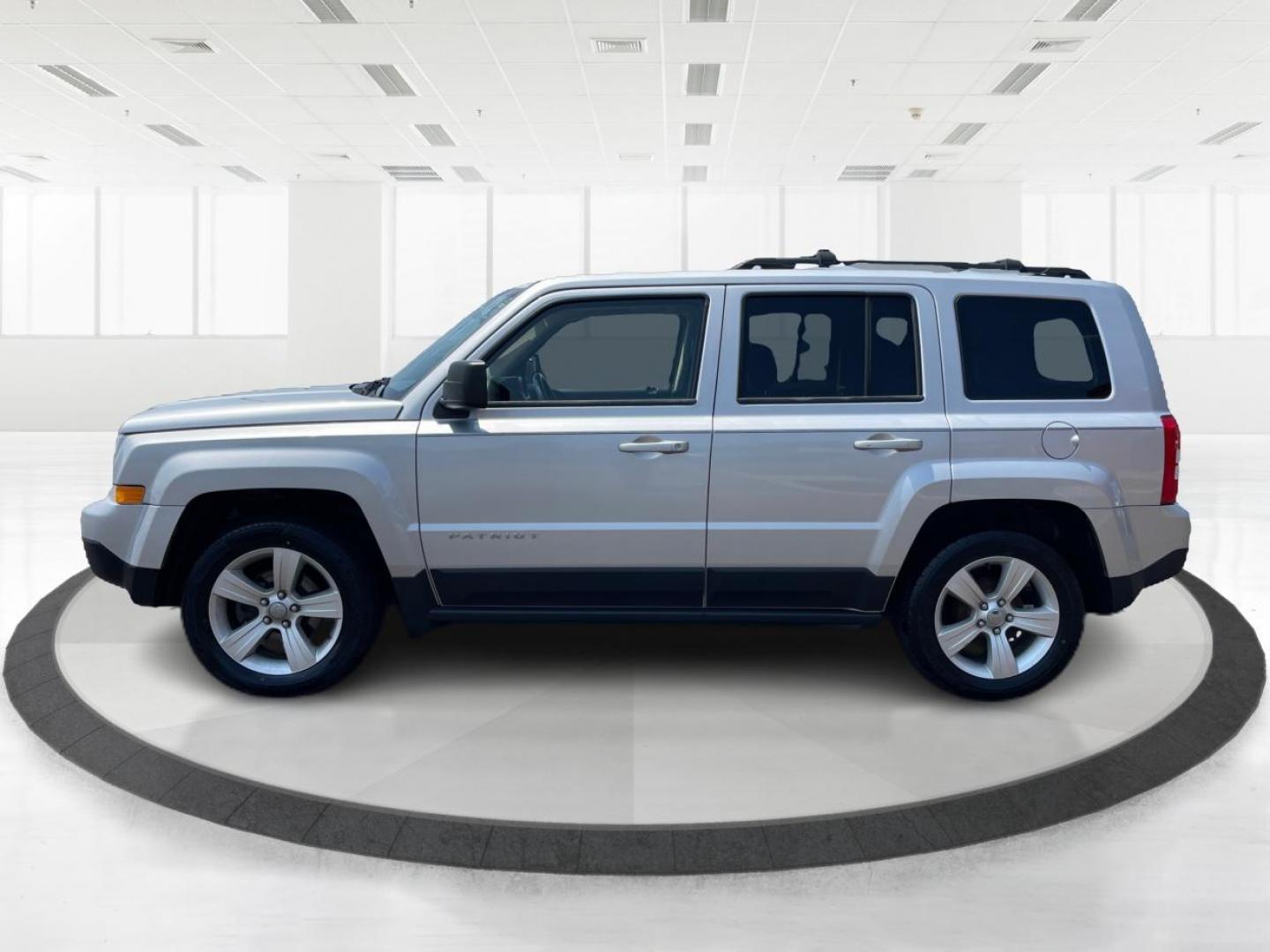 2014 Bright Silver Metallic CC Jeep Patriot (1C4NJPFA5ED) with an 2.0L L4 DOHC 16V engine, located at 1951 S Dayton Lakeview Rd., New Carlisle, OH, 45344, (937) 908-9800, 39.890999, -84.050255 - Photo#5