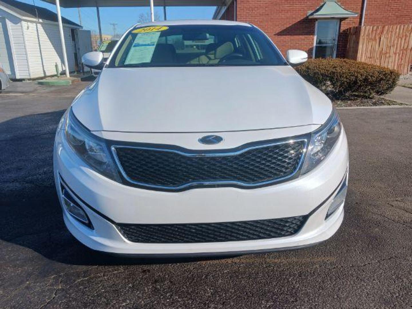 2014 Snow White Pearl Kia Optima LX (5XXGM4A71EG) with an 2.4L L4 DOHC 16V engine, 6-Speed Automatic transmission, located at 1099 N County Rd 25A , Troy, OH, 45373, (937) 908-9800, 40.057079, -84.212883 - Photo#1