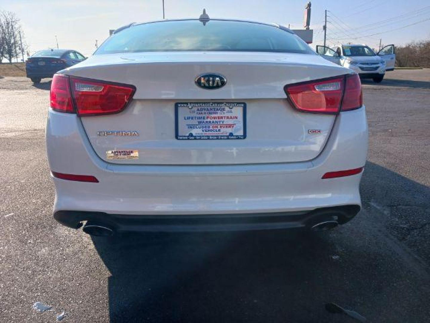 2014 Snow White Pearl Kia Optima LX (5XXGM4A75EG) with an 2.4L L4 DOHC 16V engine, 6-Speed Automatic transmission, located at 4508 South Dixie Dr, Moraine, OH, 45439, (937) 908-9800, 39.689976, -84.218452 - Photo#5