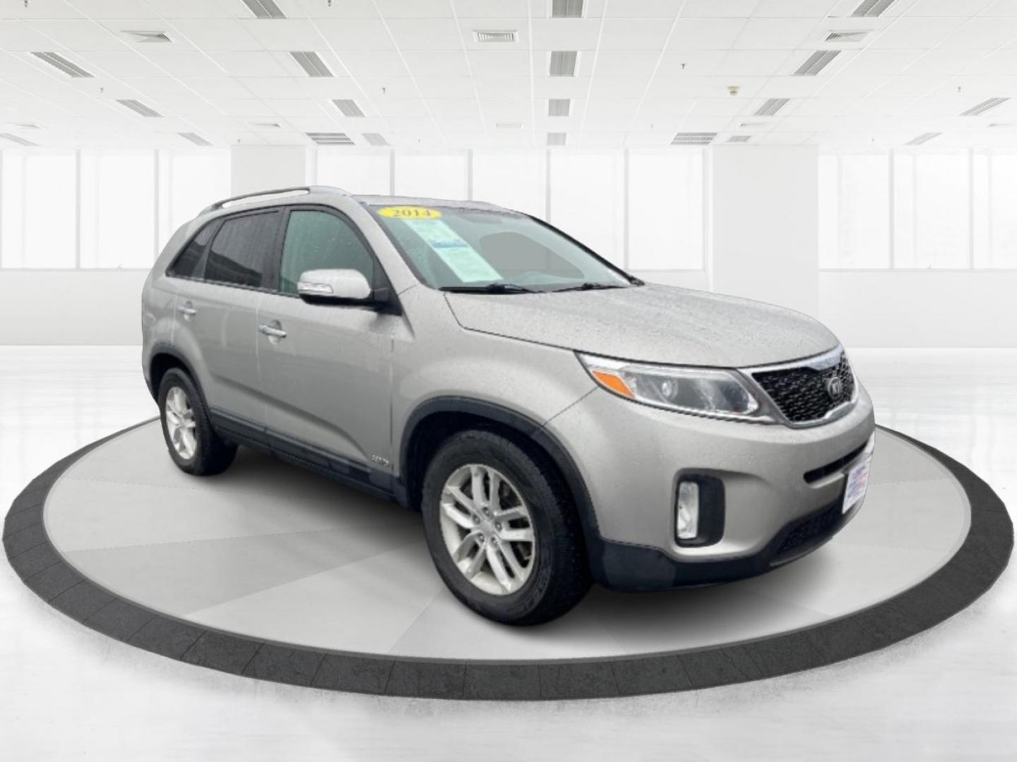 2014 Silver Kia Sorento LX AWD (5XYKTCA60EG) with an 2.4L L4 DOHC 16V engine, 6-Speed Automatic transmission, located at 1230 East Main St, Xenia, OH, 45385, (937) 908-9800, 39.688026, -83.910172 - Photo#1