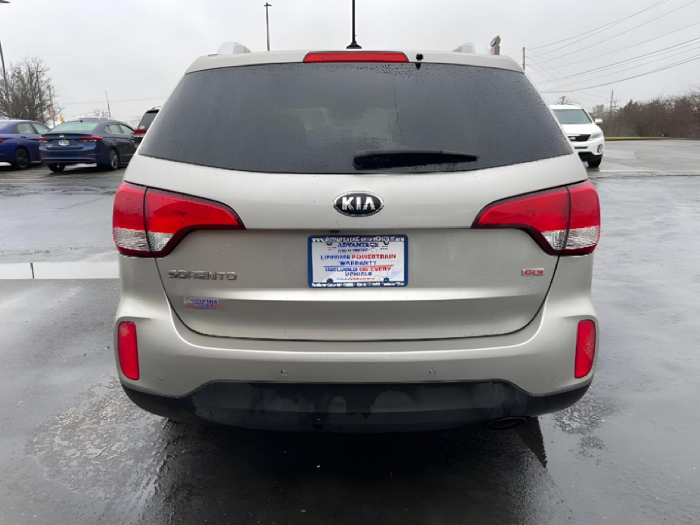 2014 Silver Kia Sorento LX AWD (5XYKTCA60EG) with an 2.4L L4 DOHC 16V engine, 6-Speed Automatic transmission, located at 1230 East Main St, Xenia, OH, 45385, (937) 908-9800, 39.688026, -83.910172 - Photo#10