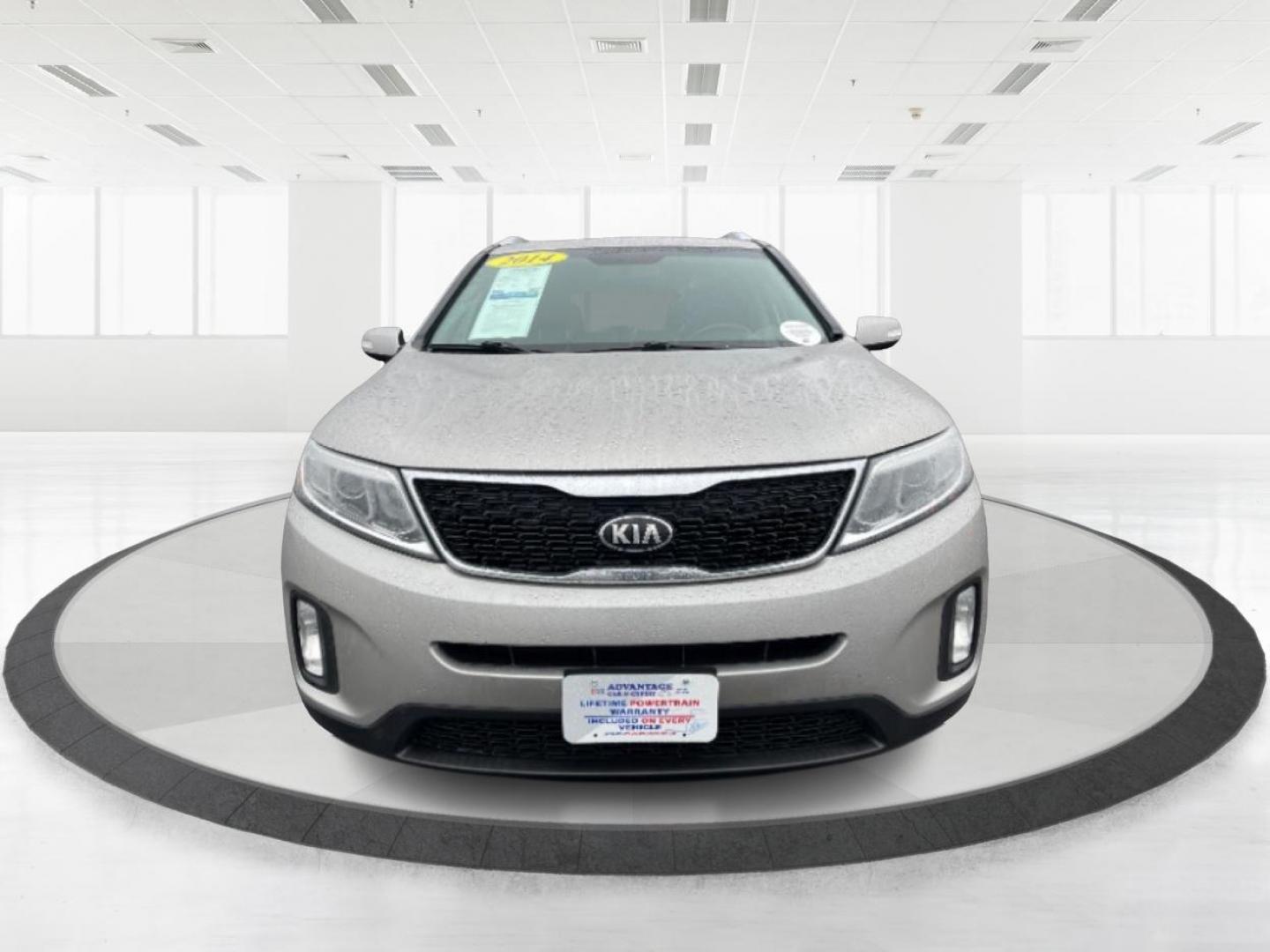 2014 Kia Sorento LX AWD (5XYKTCA60EG) with an 2.4L L4 DOHC 16V engine, 6-Speed Automatic transmission, located at 1184 Kauffman Ave, Fairborn, OH, 45324, (937) 908-9800, 39.807072, -84.030914 - 2014 Kia Sorento LX AWD - Photo#3