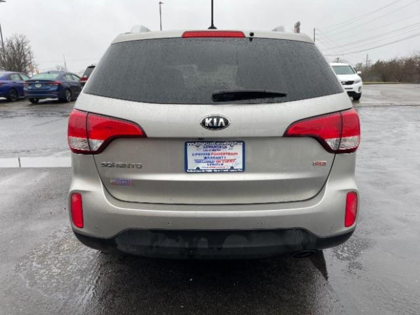 2014 Silver Kia Sorento LX AWD (5XYKTCA60EG) with an 2.4L L4 DOHC 16V engine, 6-Speed Automatic transmission, located at 1230 East Main St, Xenia, OH, 45385, (937) 908-9800, 39.688026, -83.910172 - Photo#8