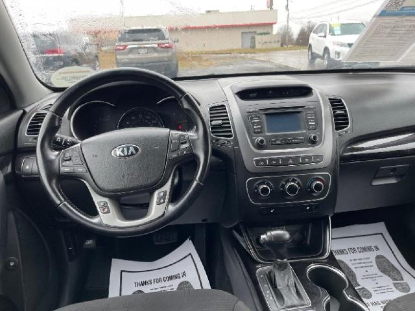 2014 Silver Kia Sorento LX AWD (5XYKTCA60EG) with an 2.4L L4 DOHC 16V engine, 6-Speed Automatic transmission, located at 1230 East Main St, Xenia, OH, 45385, (937) 908-9800, 39.688026, -83.910172 - Photo#13