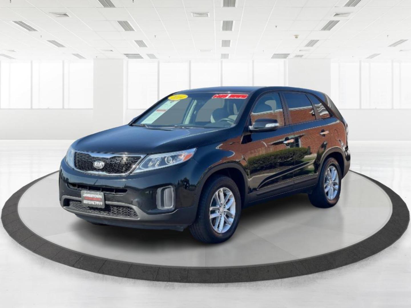 2014 Black Kia Sorento LX 2WD (5XYKT3A65EG) with an 2.4L L4 DOHC 16V engine, 6-Speed Automatic transmission, located at 1951 S Dayton Lakeview Rd., New Carlisle, OH, 45344, (937) 908-9800, 39.890999, -84.050255 - 2014 Kia Sorento LX 2WD - Photo#5