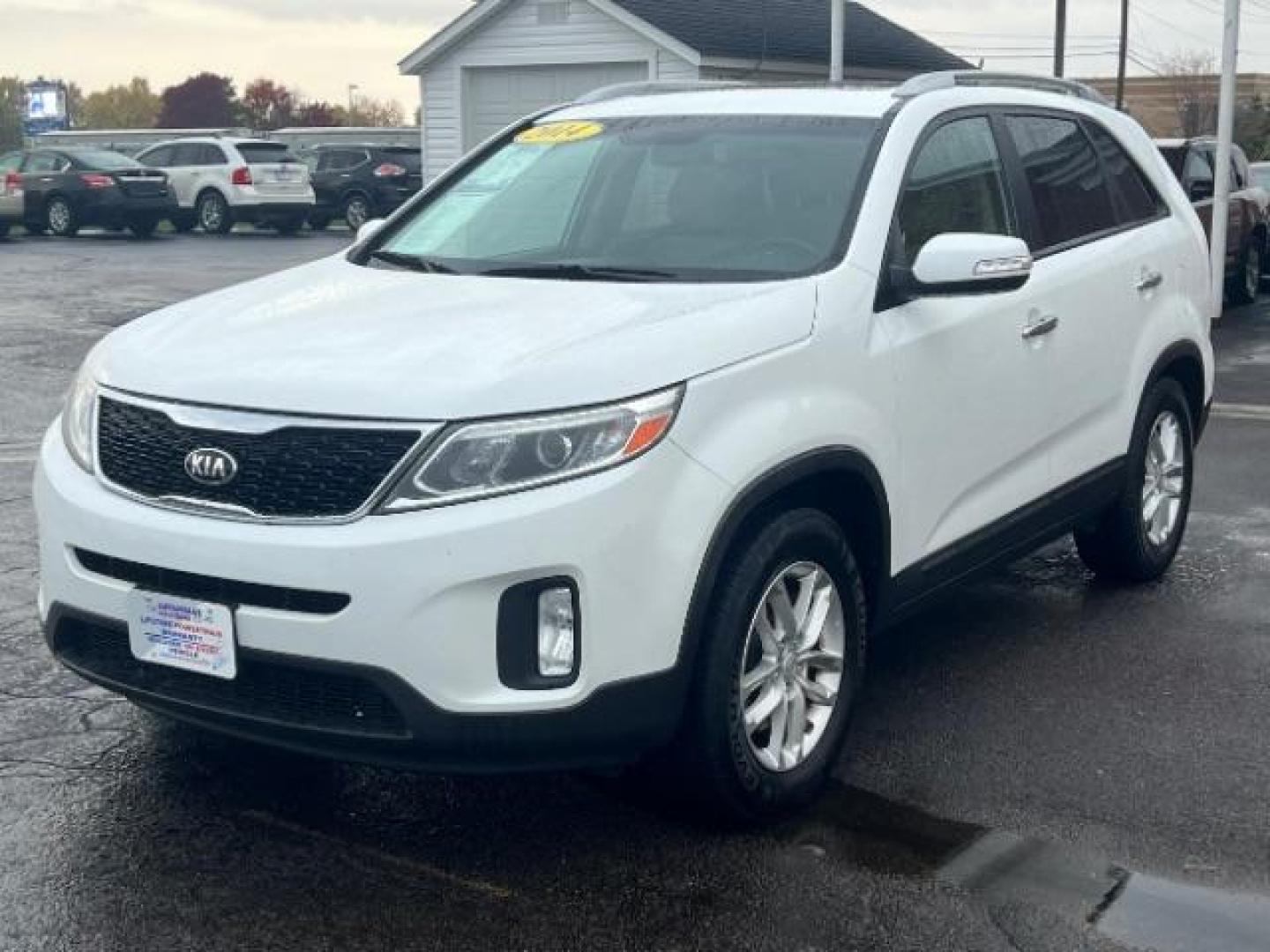 2014 White Kia Sorento LX 2WD (5XYKT3A68EG) with an 2.4L L4 DOHC 16V engine, 6-Speed Automatic transmission, located at 1099 N County Rd 25A , Troy, OH, 45373, (937) 908-9800, 40.057079, -84.212883 - Photo#2