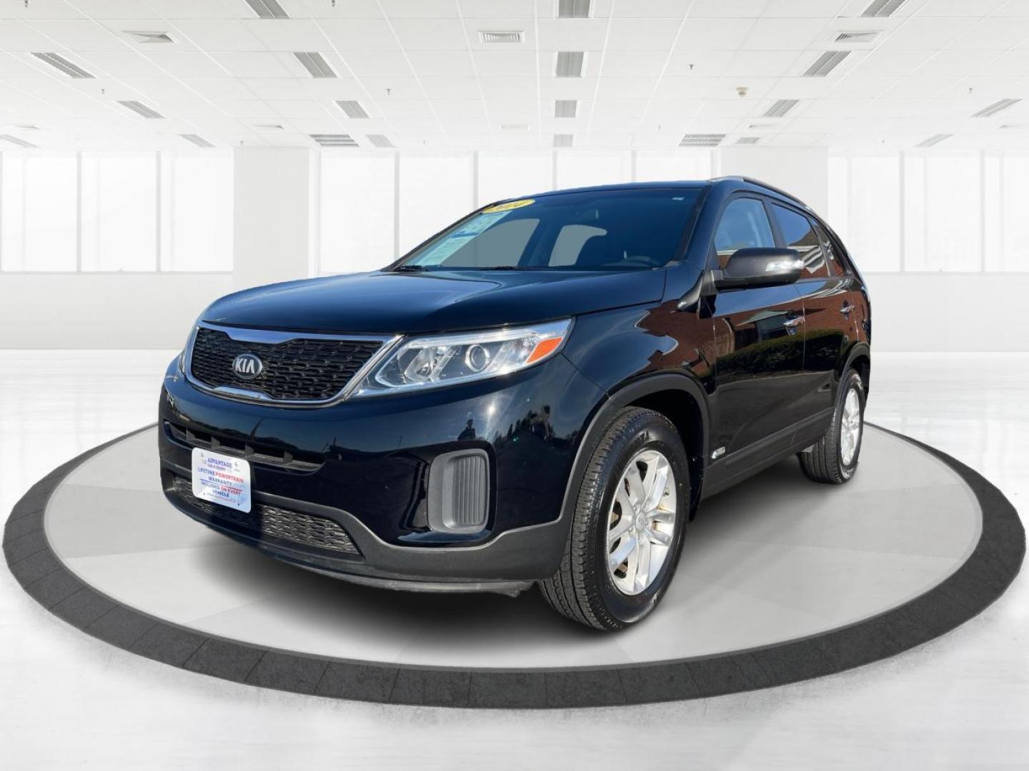 2014 Black Kia Sorento LX V6 AWD (5XYKTDA72EG) with an 3.3L V6 DOHC 24V engine, 6-Speed Automatic transmission, located at 1099 N County Rd 25A , Troy, OH, 45373, (937) 908-9800, 40.057079, -84.212883 - Photo#7