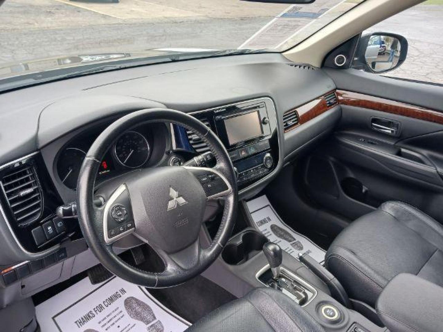 2014 Cosmic Blue Metallic Mitsubishi Outlander SE S-AWC (JA4AZ3A32EZ) with an 2.4L L4 DOHC 16V engine, 6-Speed Automatic transmission, located at 4508 South Dixie Dr, Moraine, OH, 45439, (937) 908-9800, 39.689976, -84.218452 - Photo#6