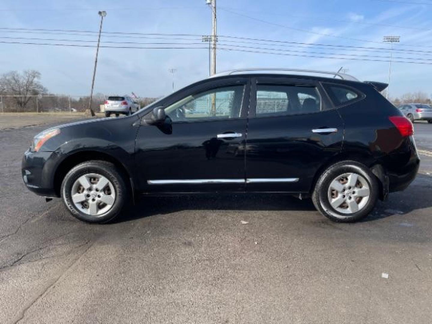 2014 Super Black Nissan Rogue Select S AWD (JN8AS5MV3EW) with an 2.5L L4 DOHC 16V engine, Continuously Variable Transmission transmission, located at 4508 South Dixie Dr, Moraine, OH, 45439, (937) 908-9800, 39.689976, -84.218452 - Photo#4