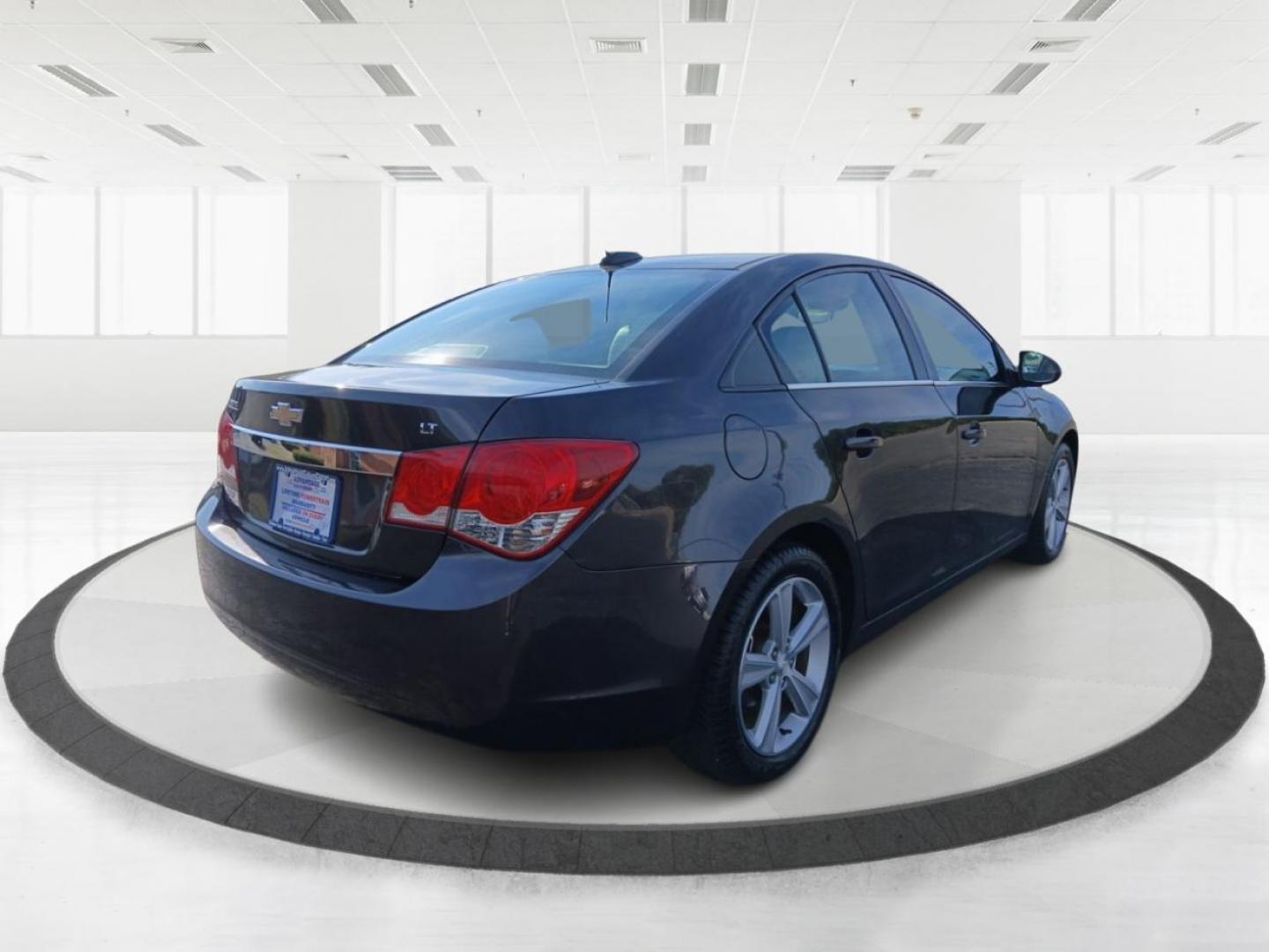 2015 Tungsten Metallic Chevrolet Cruze 2LT Auto (1G1PE5SB2F7) with an 1.4L L4 DOHC 16V TURBO engine, 6-Speed Automatic transmission, located at 1230 East Main St, Xenia, OH, 45385, (937) 908-9800, 39.688026, -83.910172 - Photo#2