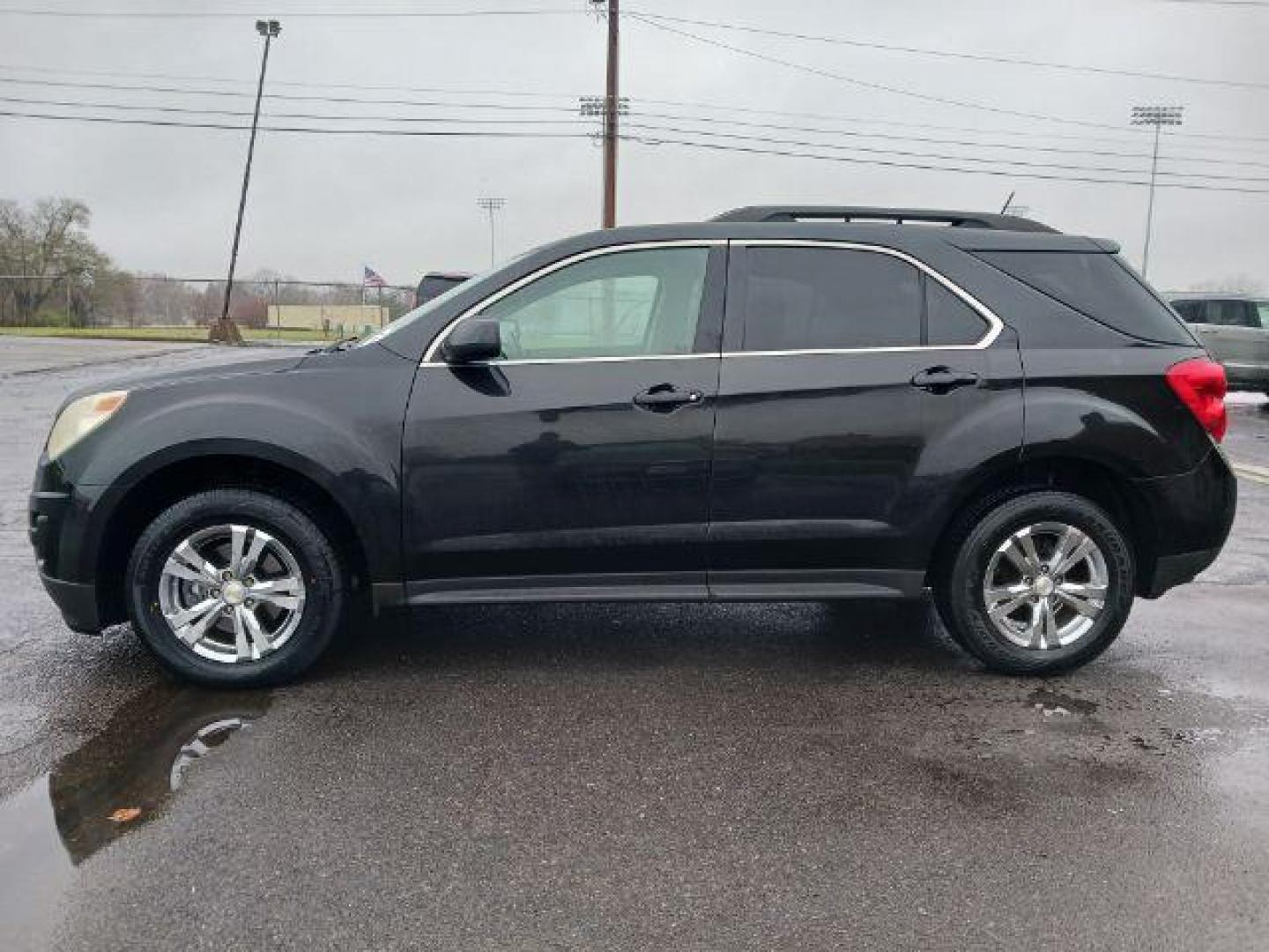 2015 Black Granite Metallic Chevrolet Equinox 1LT 2WD (2GNALBEK3F6) with an 2.4L L4 DOHC 16V FFV engine, 6-Speed Automatic transmission, located at 880 E. National Road, Vandalia, OH, 45377, (937) 908-9800, 39.891918, -84.183594 - Photo#6