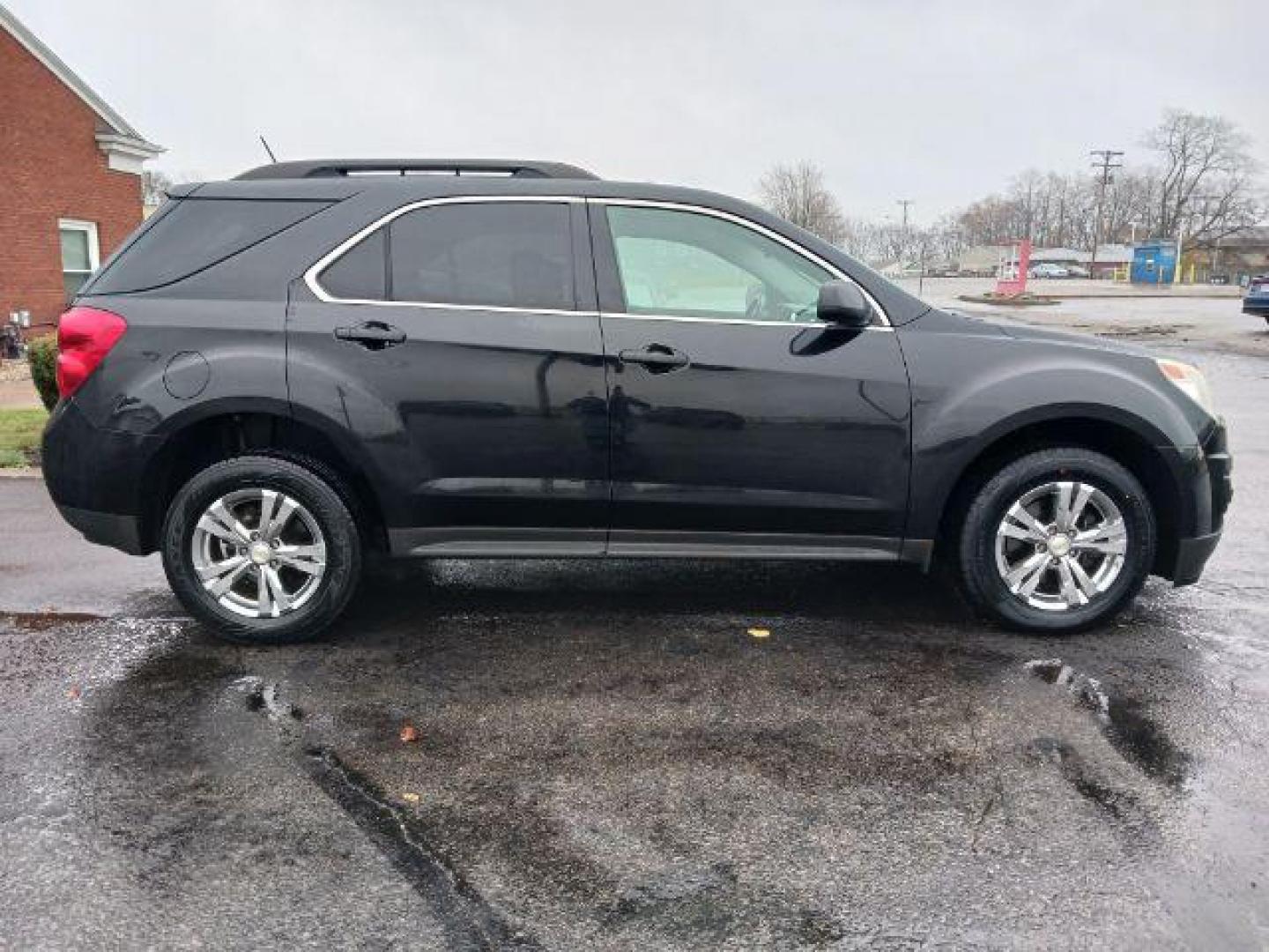 2015 Black Granite Metallic Chevrolet Equinox 1LT 2WD (2GNALBEK3F6) with an 2.4L L4 DOHC 16V FFV engine, 6-Speed Automatic transmission, located at 880 E. National Road, Vandalia, OH, 45377, (937) 908-9800, 39.891918, -84.183594 - Photo#8