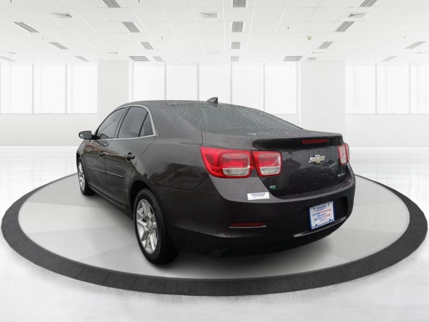 2015 Sable Metallic Chevrolet Malibu 1LT (1G11C5SL1FF) with an 2.5L L4 DOHC 16V engine, 6-Speed Automatic transmission, located at 880 E. National Road, Vandalia, OH, 45377, (937) 908-9800, 39.891918, -84.183594 - Photo#4