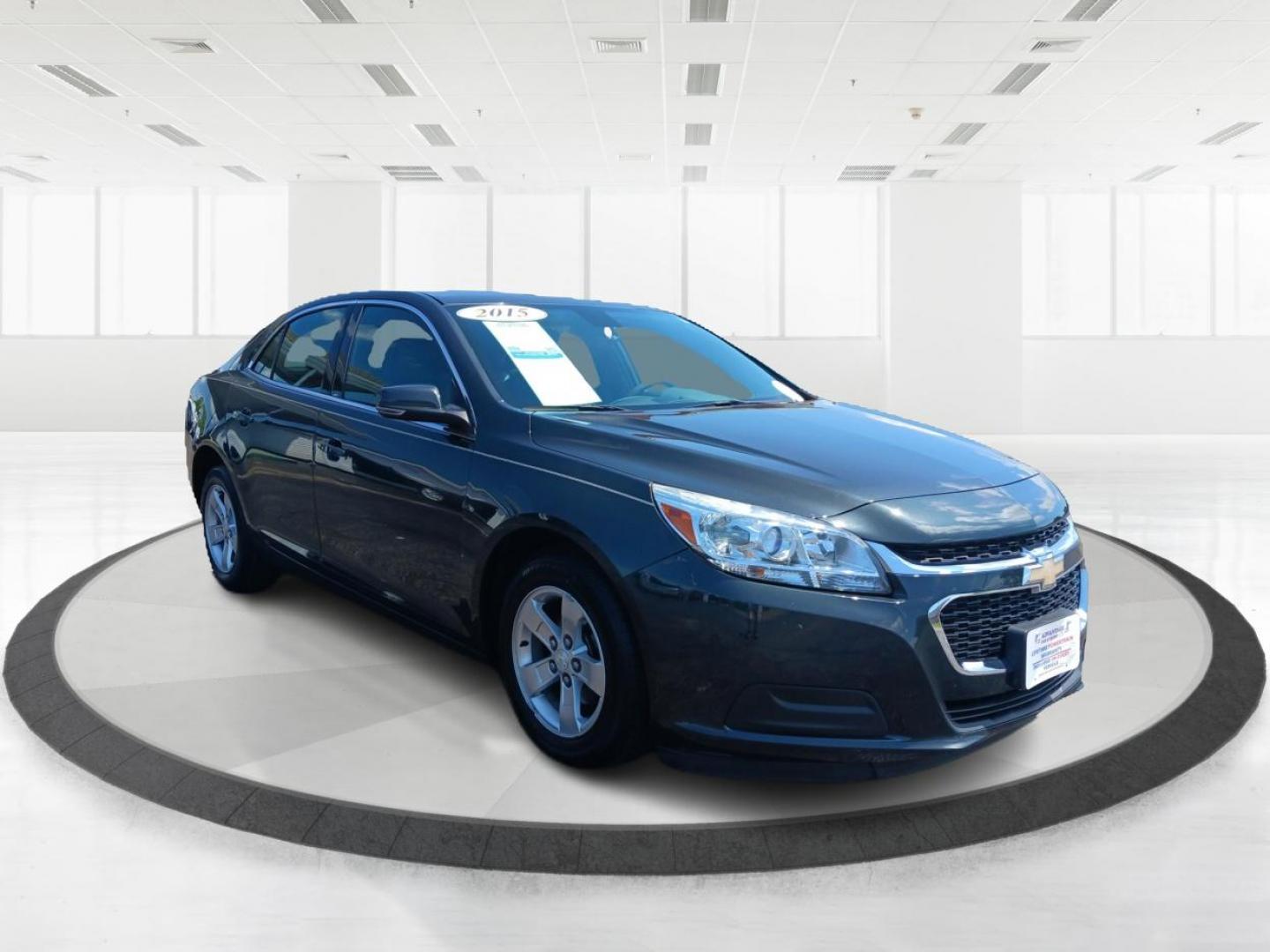 2015 Ashen Gray Metallic Chevrolet Malibu 1LT (1G11C5SL2FF) with an 2.5L L4 DOHC 16V engine, 6-Speed Automatic transmission, located at 1230 East Main St, Xenia, OH, 45385, (937) 908-9800, 39.688026, -83.910172 - Photo#0