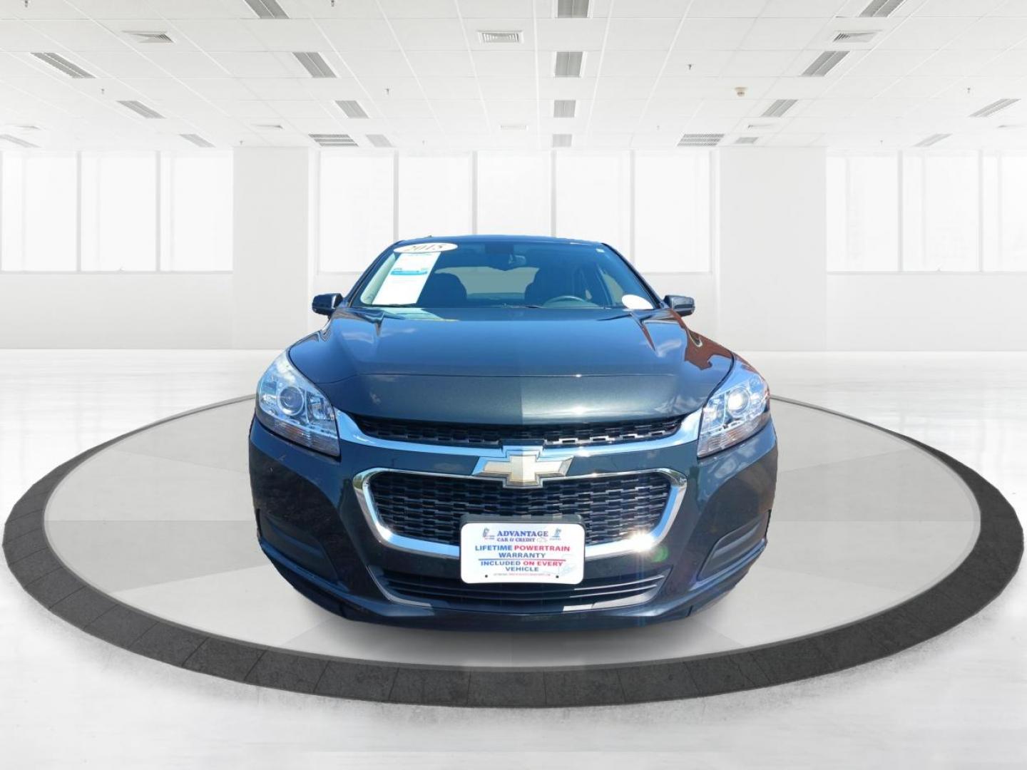 2015 Ashen Gray Metallic Chevrolet Malibu 1LT (1G11C5SL2FF) with an 2.5L L4 DOHC 16V engine, 6-Speed Automatic transmission, located at 1230 East Main St, Xenia, OH, 45385, (937) 908-9800, 39.688026, -83.910172 - Photo#6