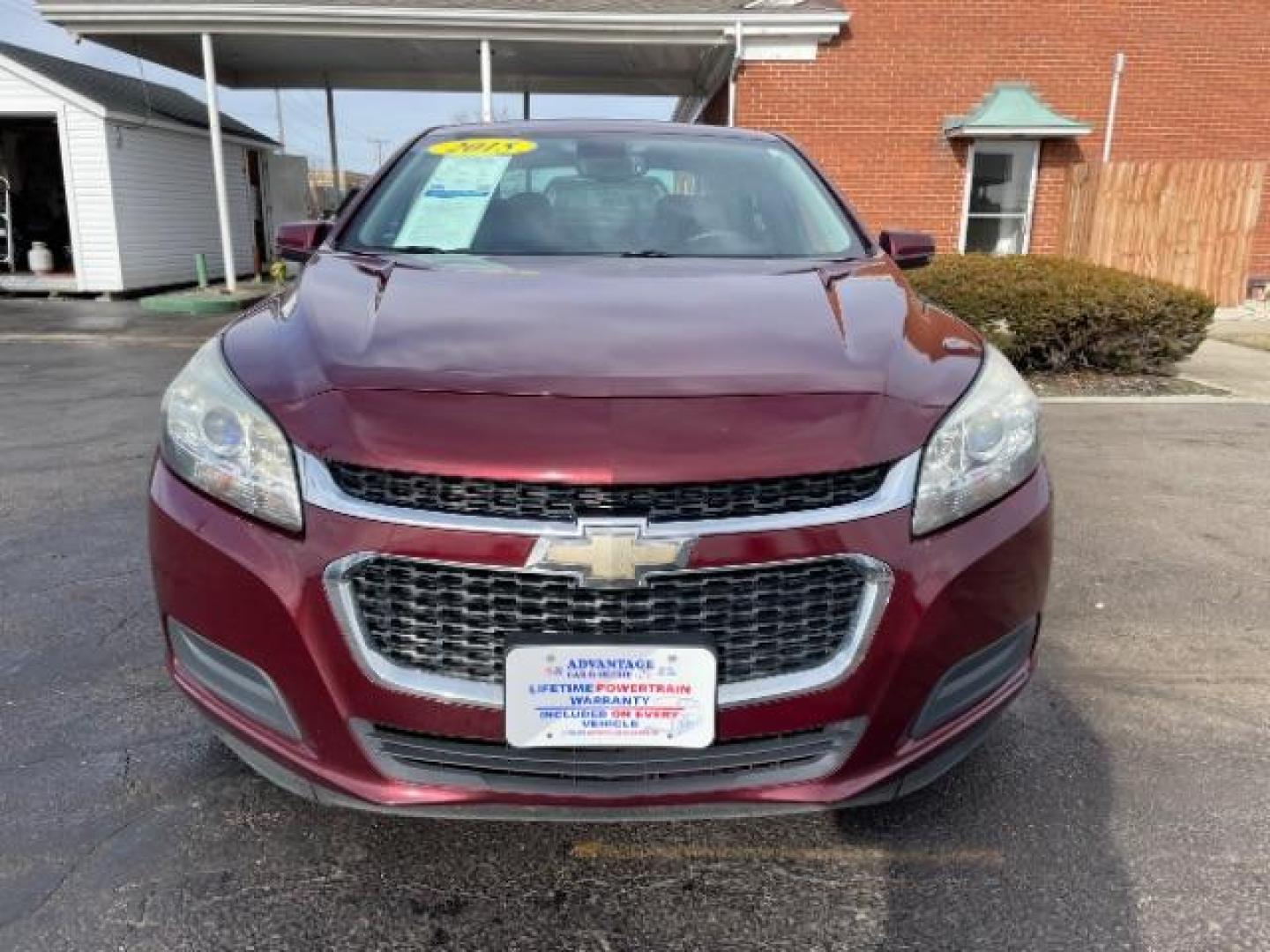 2015 Butte Red Metallic Chevrolet Malibu 1LT (1G11C5SL6FF) with an 2.5L L4 DOHC 16V engine, 6-Speed Automatic transmission, located at 1230 East Main St, Xenia, OH, 45385, (937) 908-9800, 39.688026, -83.910172 - Photo#4