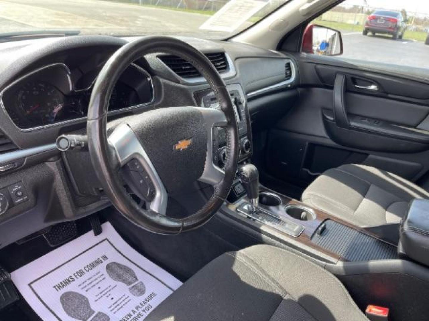 2015 Siren Red Tintcoat Chevrolet Traverse 2LT AWD (1GNKVHKD7FJ) with an 3.6L V6 DOHC 24V engine, 6-Speed Automatic transmission, located at 1099 N County Rd 25A , Troy, OH, 45373, (937) 908-9800, 40.057079, -84.212883 - Photo#6