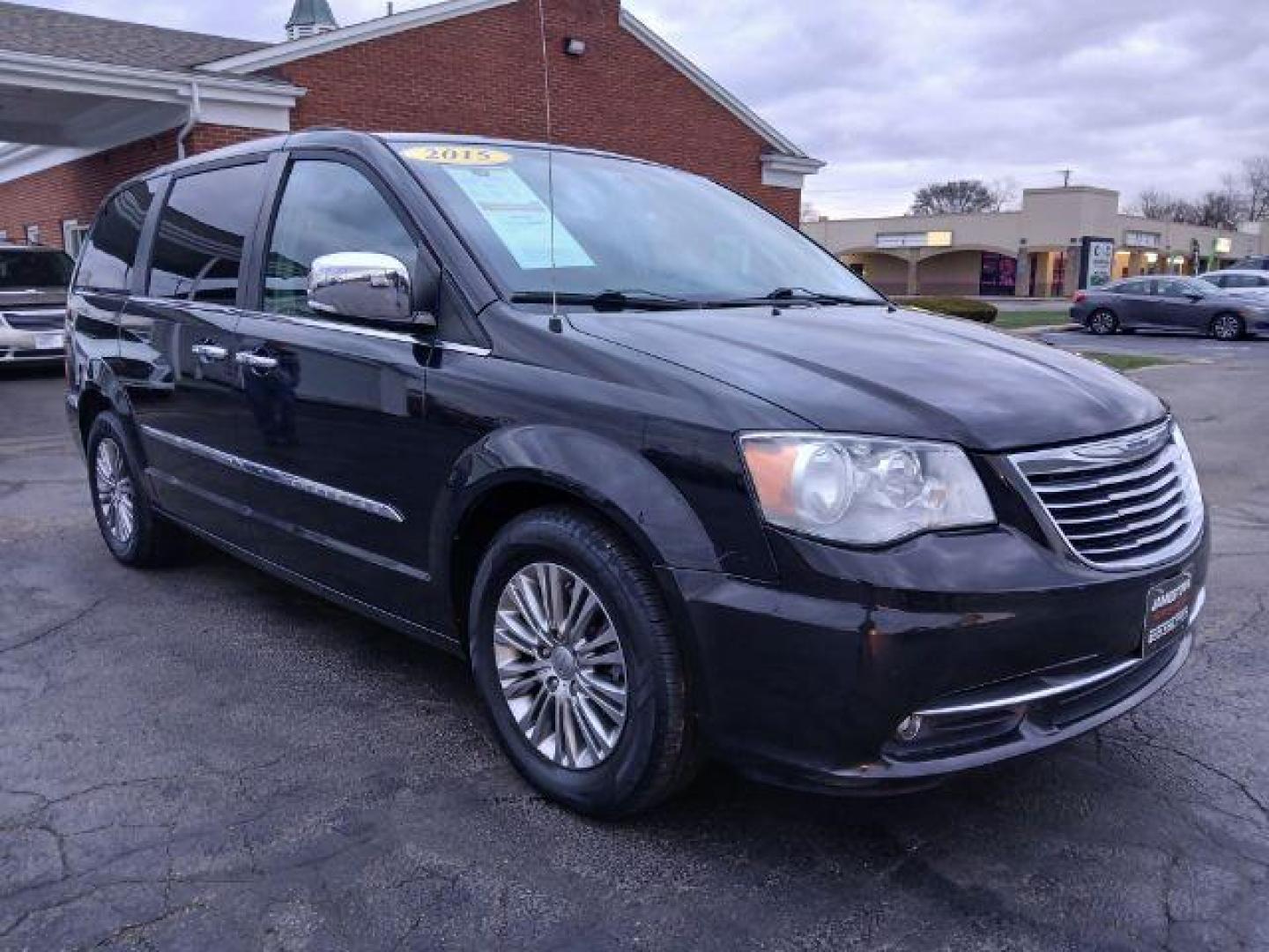 2015 Mocha Java Pearlcoat Chrysler Town and Country Touring-L (2C4RC1CG5FR) with an 3.6L V6 DOHC 24V engine, 6-Speed Automatic transmission, located at 1951 S Dayton Lakeview Rd., New Carlisle, OH, 45344, (937) 908-9800, 39.890999, -84.050255 - 2015 Chrysler Town and Country Touring-L - Photo#13