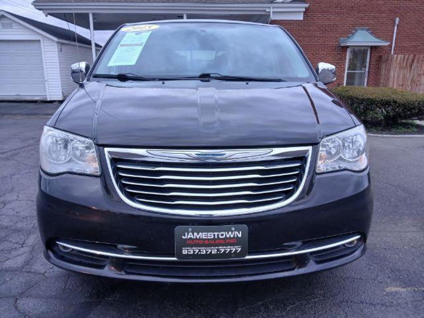 2015 Mocha Java Pearlcoat Chrysler Town and Country Touring-L (2C4RC1CG5FR) with an 3.6L V6 DOHC 24V engine, 6-Speed Automatic transmission, located at 1951 S Dayton Lakeview Rd., New Carlisle, OH, 45344, (937) 908-9800, 39.890999, -84.050255 - 2015 Chrysler Town and Country Touring-L - Photo#17