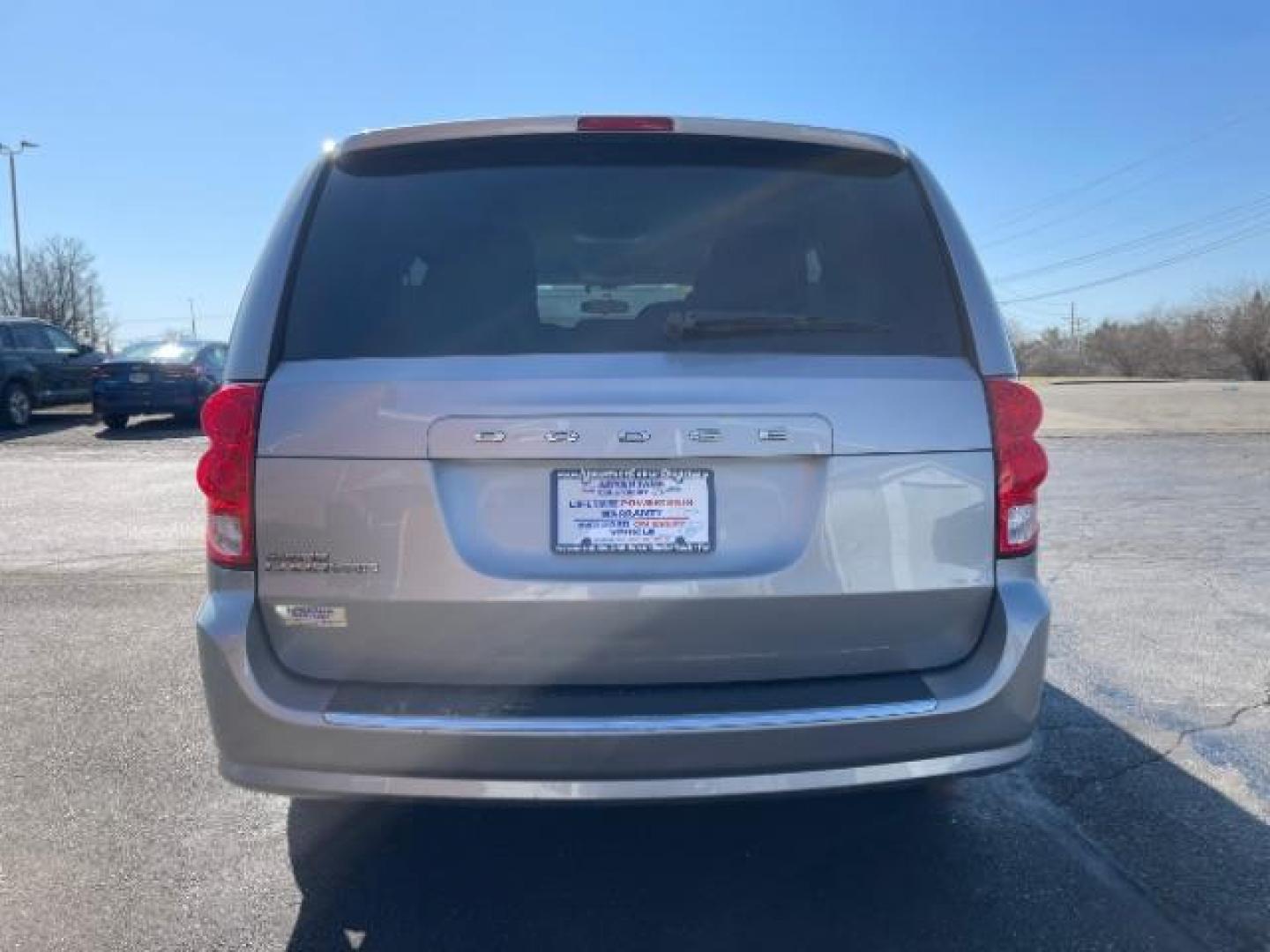 2015 Billet Silver Metallic CC Dodge Grand Caravan SXT (2C4RDGCG7FR) with an 3.6L V6 DOHC 24V engine, 6-Speed Automatic transmission, located at 880 E. National Road, Vandalia, OH, 45377, (937) 908-9800, 39.891918, -84.183594 - Photo#3