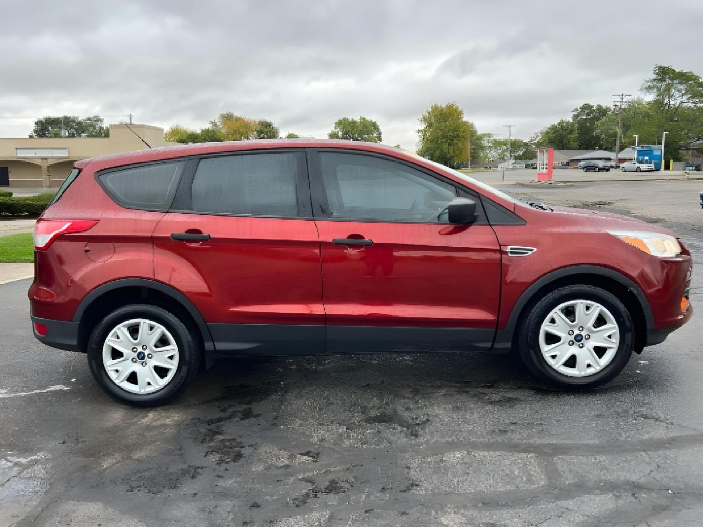 2015 Sunset Ford Escape (1FMCU0F74FU) with an 2.5L L4 DOHC 16V engine, 6-Speed Automatic transmission, located at 1099 N County Rd 25A , Troy, OH, 45373, (937) 908-9800, 40.057079, -84.212883 - Photo#5