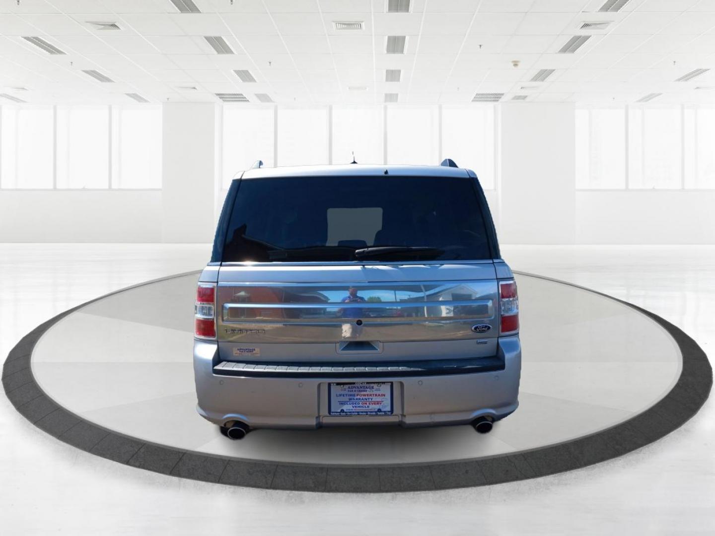 2015 Ingot Silver Metallic Ford Flex Limited AWD (2FMHK6D82FB) with an 3.5L V6 DOHC 24V engine, 6-Speed Automatic Overdrive transmission, located at 401 Woodman Dr, Riverside, OH, 45431, (937) 908-9800, 39.760899, -84.123421 - Photo#3