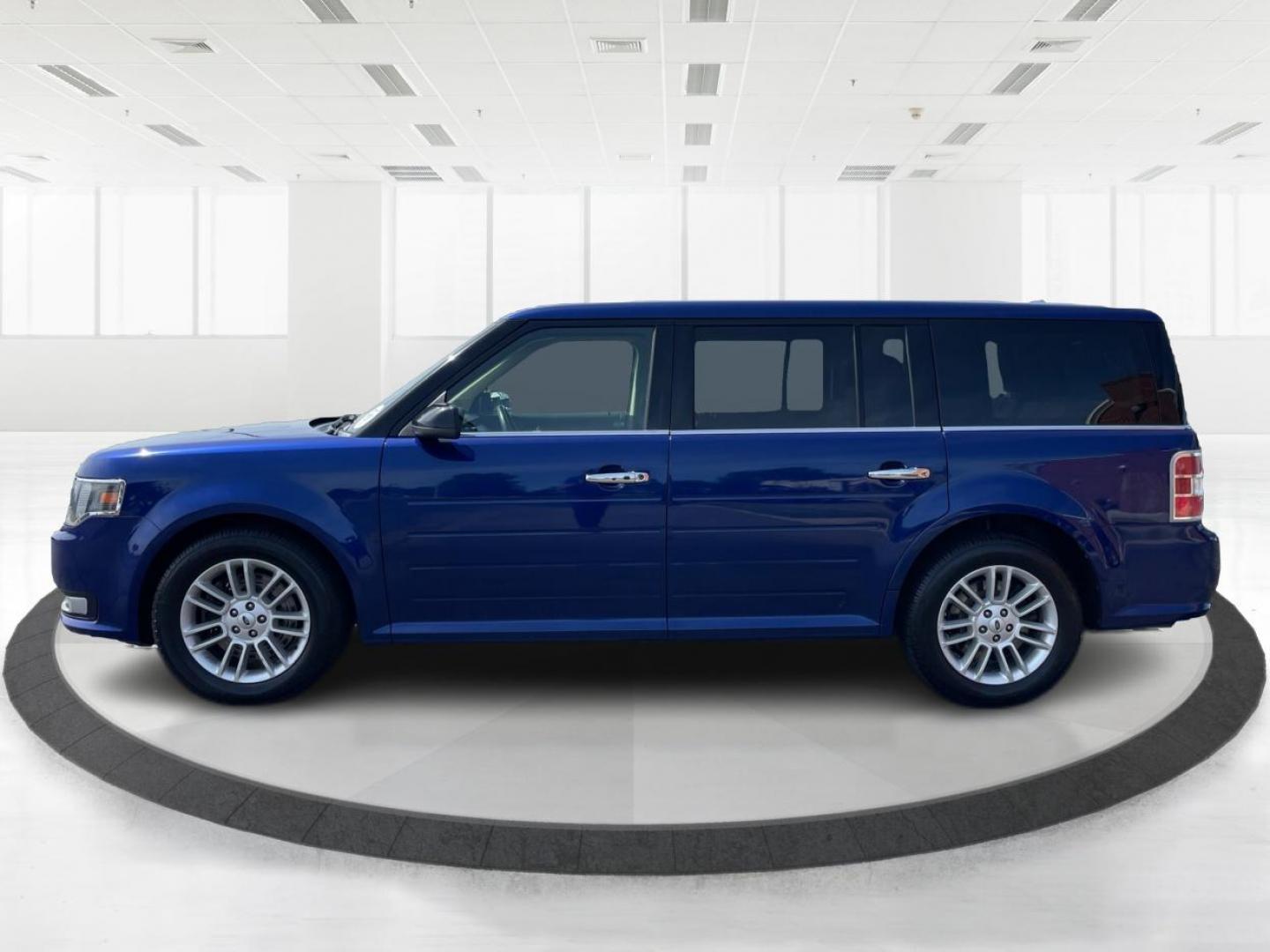 2015 Deep Impact Blue Metallic Ford Flex SEL AWD (2FMHK6C87FB) with an 3.5L V6 DOHC 24V engine, 6A transmission, located at 880 E. National Road, Vandalia, OH, 45377, (937) 908-9800, 39.891918, -84.183594 - Photo#5