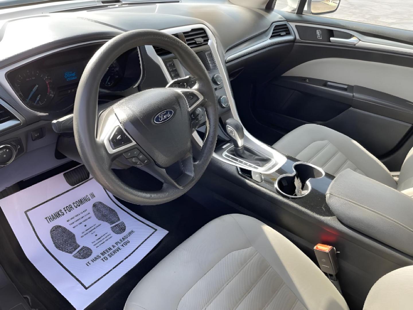 2015 Ingot Silver Ford Fusion S (3FA6P0G74FR) with an 2.5L L4 DOHC 16V engine, 6-Speed Automatic transmission, located at 1230 East Main St, Xenia, OH, 45385, (937) 908-9800, 39.688026, -83.910172 - Photo#5