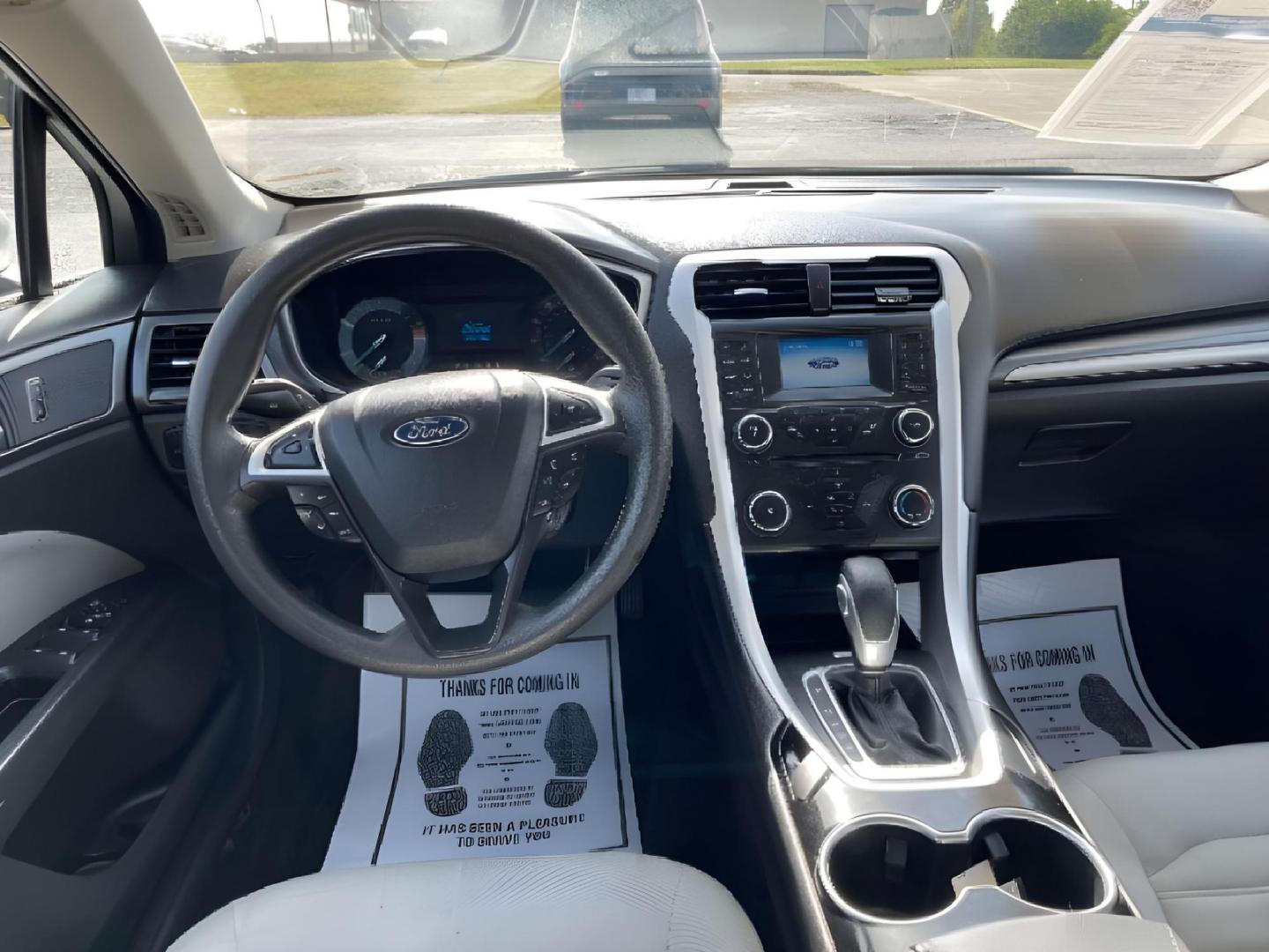 2015 Ingot Silver Ford Fusion S (3FA6P0G74FR) with an 2.5L L4 DOHC 16V engine, 6-Speed Automatic transmission, located at 1230 East Main St, Xenia, OH, 45385, (937) 908-9800, 39.688026, -83.910172 - Photo#6