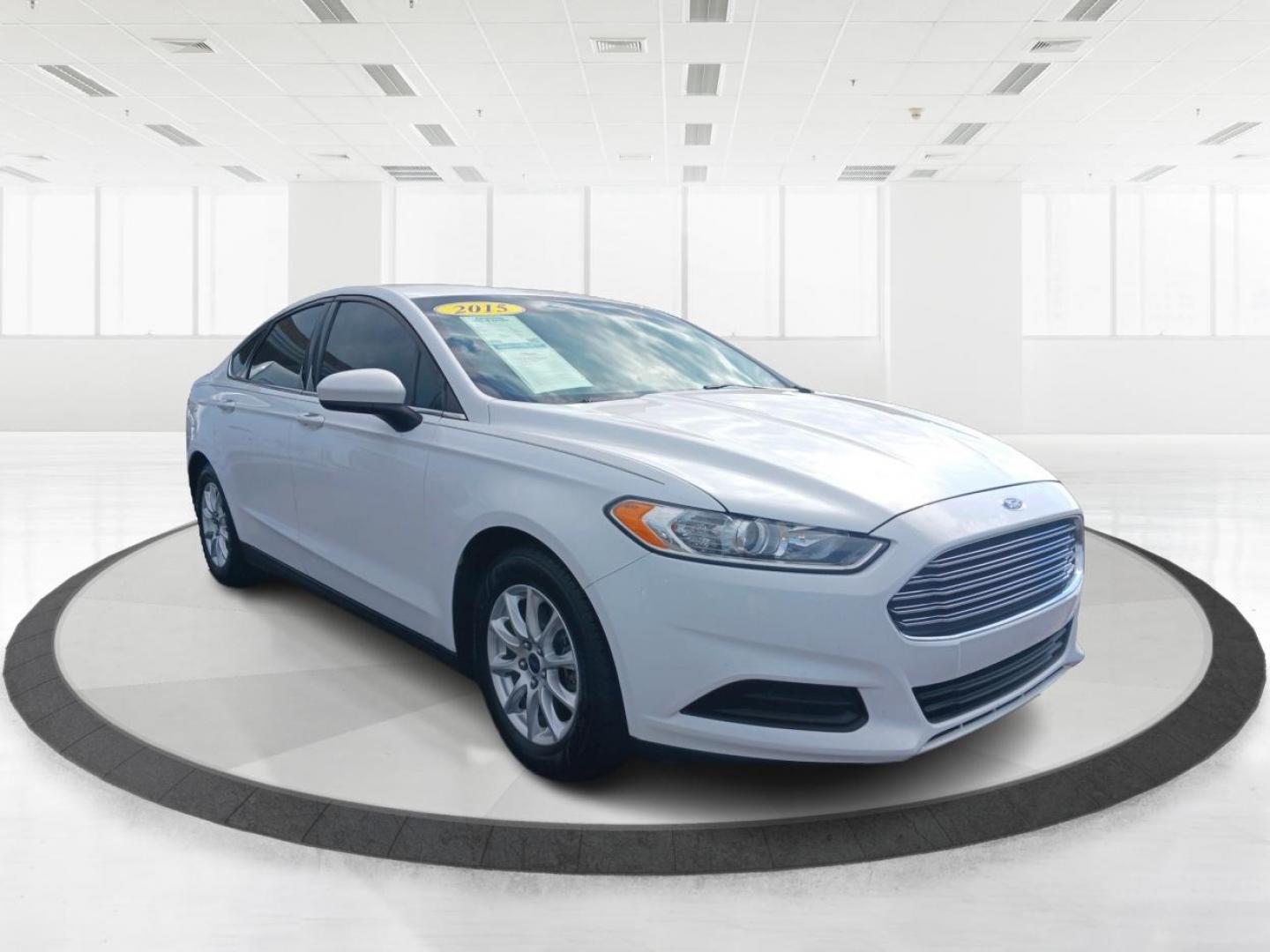 2015 Oxford White Ford Fusion (1FA6P0G71F5) with an 2.5L L4 DOHC 16V engine, 6-Speed Automatic transmission, located at 4508 South Dixie Dr, Moraine, OH, 45439, (937) 908-9800, 39.689976, -84.218452 - Photo#0