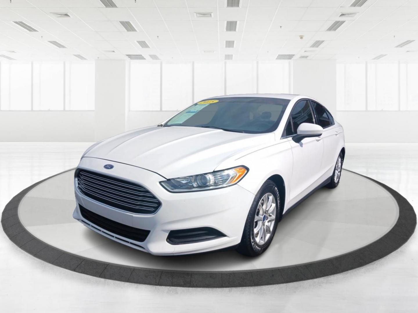 2015 Oxford White Ford Fusion (1FA6P0G71F5) with an 2.5L L4 DOHC 16V engine, 6-Speed Automatic transmission, located at 4508 South Dixie Dr, Moraine, OH, 45439, (937) 908-9800, 39.689976, -84.218452 - Photo#7