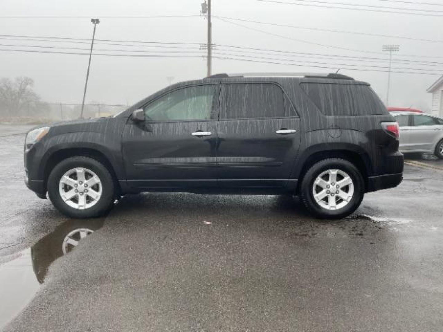 2015 Carbon Black Metallic GMC Acadia SLE-2 FWD (1GKKRPKD3FJ) with an 3.6L V6 DOHC 24V engine, 6-Speed Automatic transmission, located at 1099 N County Rd 25A , Troy, OH, 45373, (937) 908-9800, 40.057079, -84.212883 - Photo#3