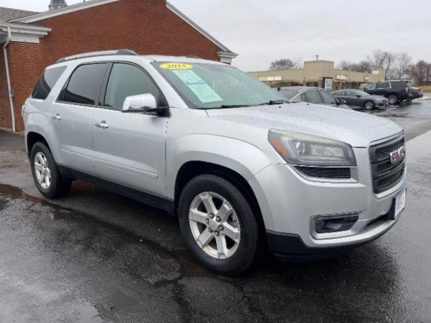 2015 Champagne Silver Metallic GMC Acadia SLE-1 FWD (1GKKRNED9FJ) with an 3.6L V6 DOHC 24V engine, 6-Speed Automatic transmission, located at 1230 East Main St, Xenia, OH, 45385, (937) 908-9800, 39.688026, -83.910172 - Photo#0