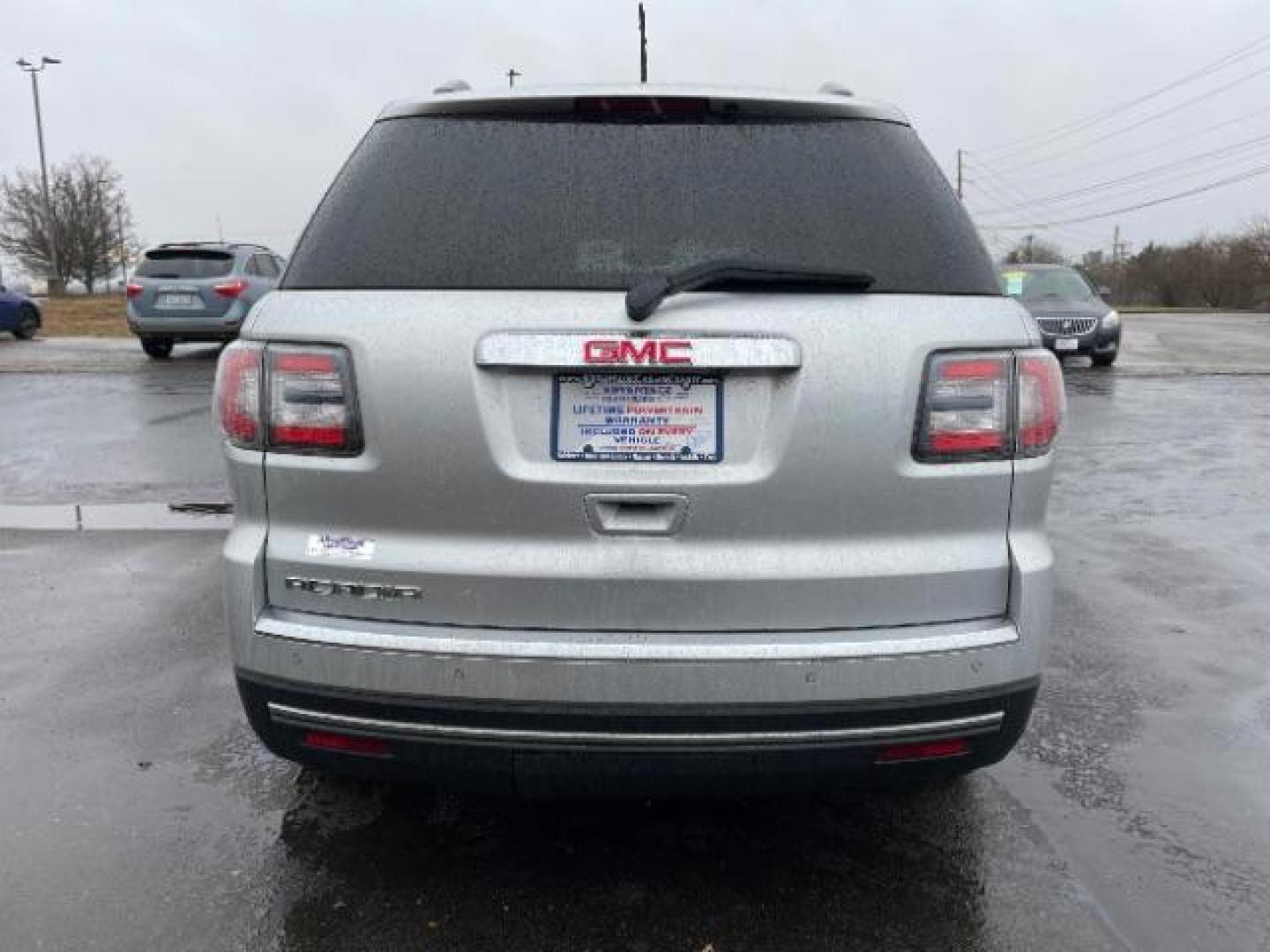 2015 Champagne Silver Metallic GMC Acadia SLE-1 FWD (1GKKRNED9FJ) with an 3.6L V6 DOHC 24V engine, 6-Speed Automatic transmission, located at 1230 East Main St, Xenia, OH, 45385, (937) 908-9800, 39.688026, -83.910172 - Photo#3