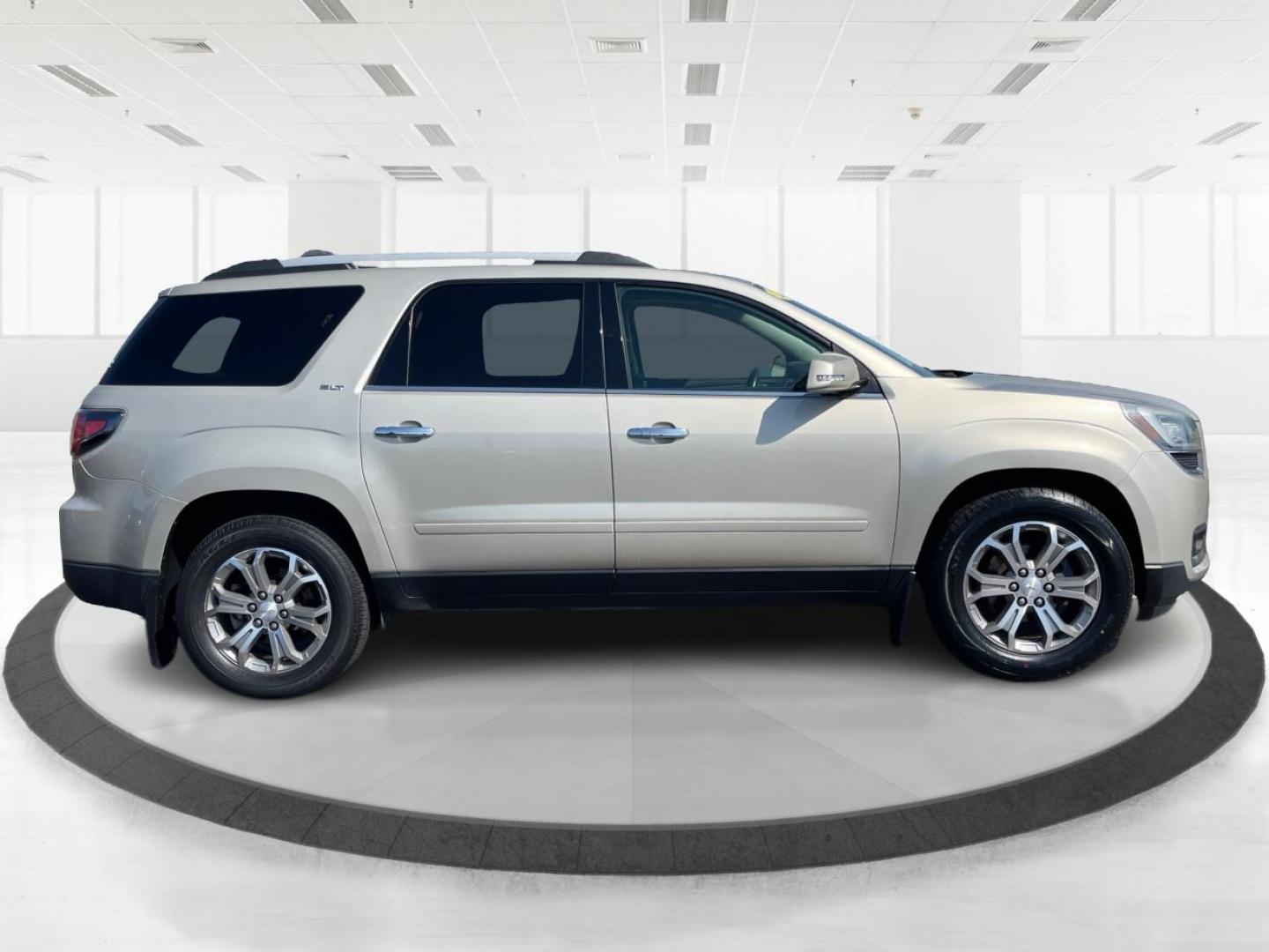 2015 Champagne Silver Metallic GMC Acadia (1GKKVRKD2FJ) with an 3.6L V6 DOHC 24V engine, 6-Speed Automatic transmission, located at 1230 East Main St, Xenia, OH, 45385, (937) 908-9800, 39.688026, -83.910172 - Photo#1