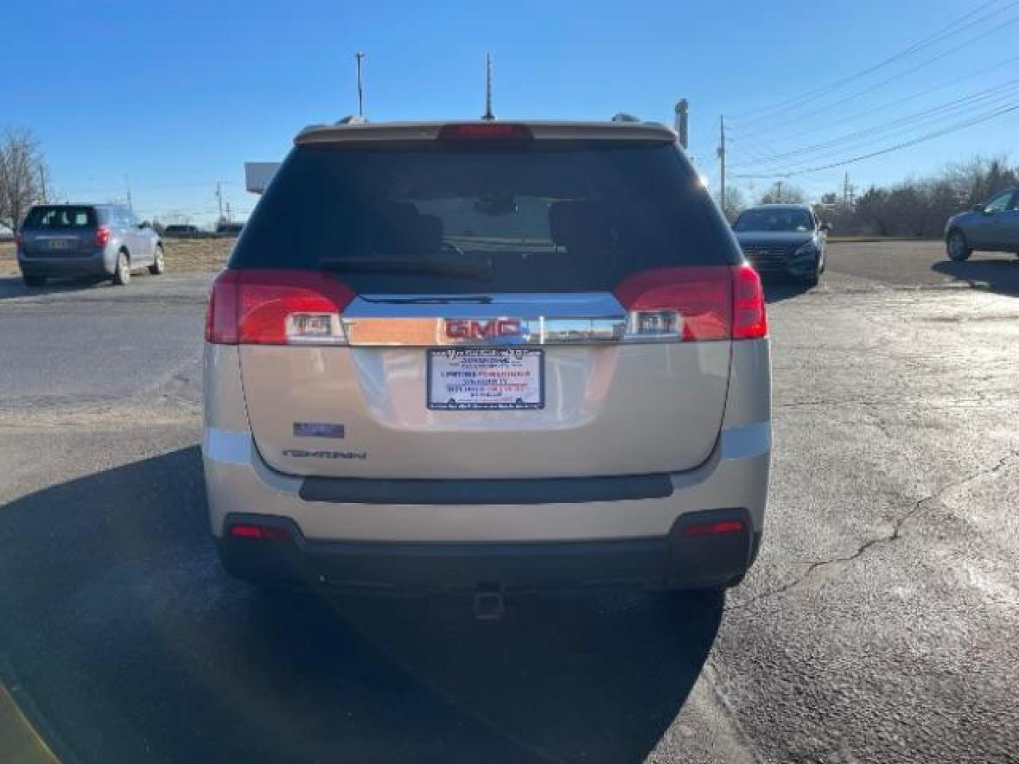 2015 Champagne Silver Metallic GMC Terrain SLE2 FWD (2GKALREK9F6) with an 2.4L L4 DOHC 16V engine, 6-Speed Automatic transmission, located at 1951 S Dayton Lakeview Rd., New Carlisle, OH, 45344, (937) 908-9800, 39.890999, -84.050255 - Photo#5