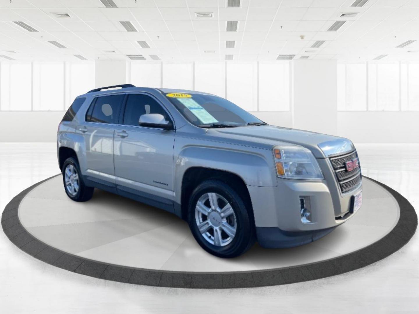 2015 Champagne Silver Metallic GMC Terrain (2GKFLSE35F6) with an 3.6L V6 DOHC 24V engine, 6-Speed Automatic transmission, located at 4508 South Dixie Dr, Moraine, OH, 45439, (937) 908-9800, 39.689976, -84.218452 - Photo#0