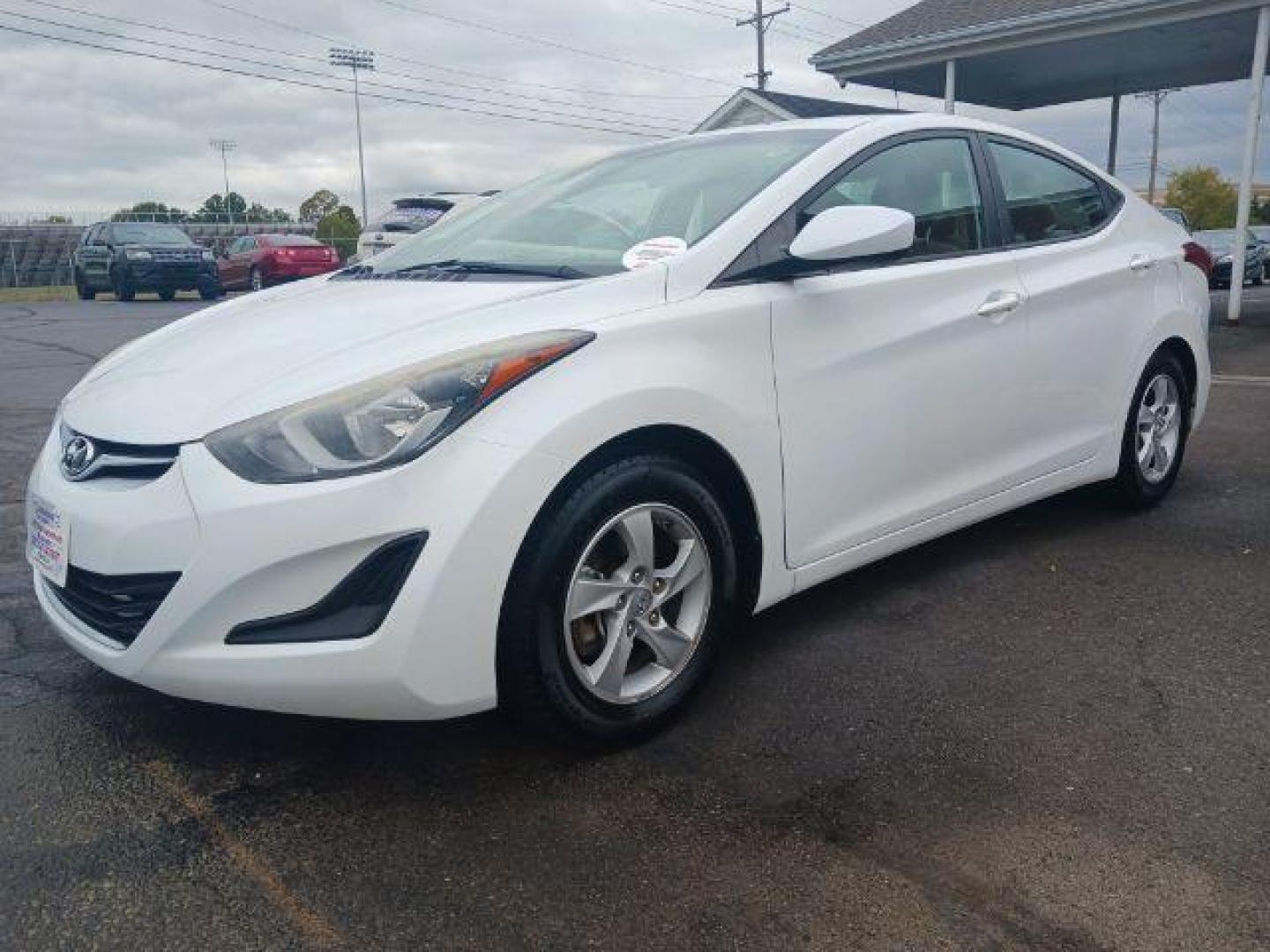 2015 Quartz White Pearl Hyundai Elantra SE 6AT (5NPDH4AE6FH) with an 1.8L L4 DOHC 16V engine, 6-Speed Automatic transmission, located at 1230 East Main St, Xenia, OH, 45385, (937) 908-9800, 39.688026, -83.910172 - Photo#2