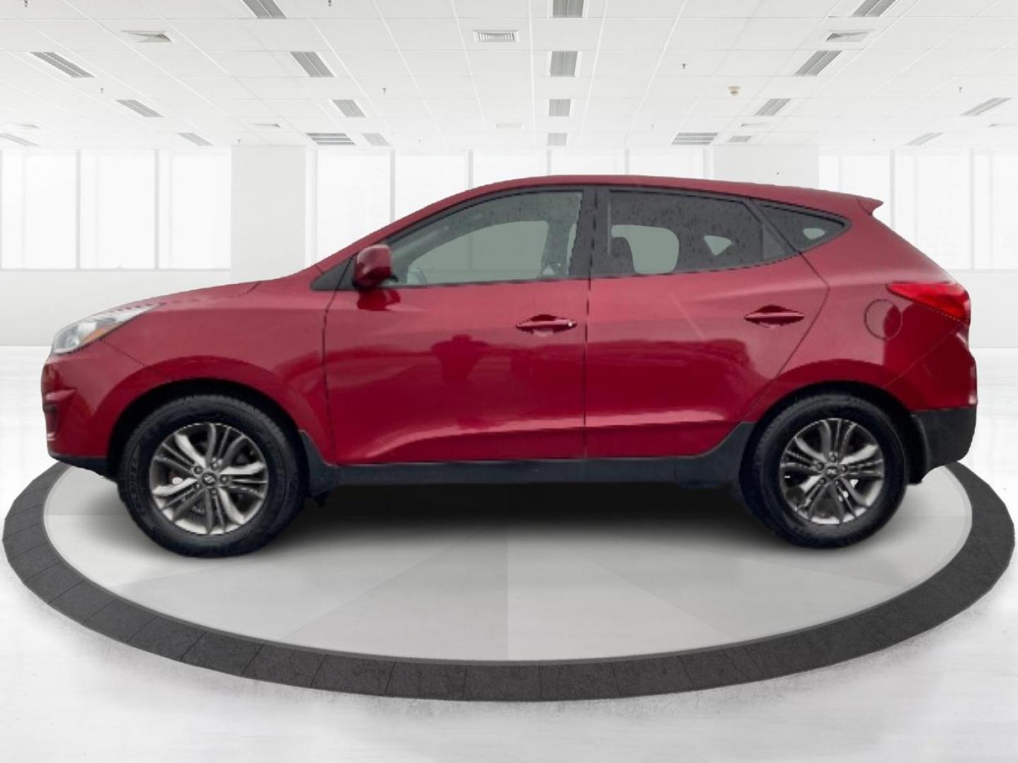 2015 Garnet Red Mica Hyundai Tucson (KM8JTCAF6FU) with an 2.0L L4 DOHC 16V engine, 6-Speed Automatic transmission, located at 1951 S Dayton Lakeview Rd., New Carlisle, OH, 45344, (937) 908-9800, 39.890999, -84.050255 - Photo#3