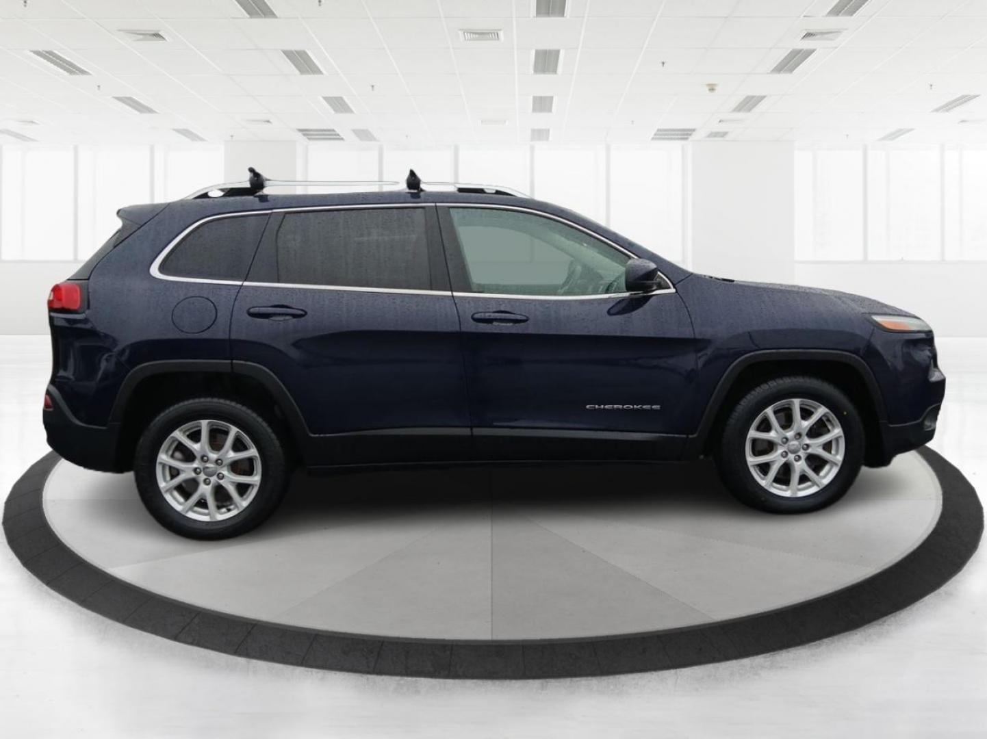 2015 Jeep Cherokee Latitude FWD (1C4PJLCS9FW) with an 3.2L V6 DOHC 24V engine, 9-Speed Automatic transmission, located at 1099 N County Rd 25A , Troy, OH, 45373, (937) 908-9800, 40.057079, -84.212883 - 2015 Jeep Cherokee Latitude FWD - Photo#1