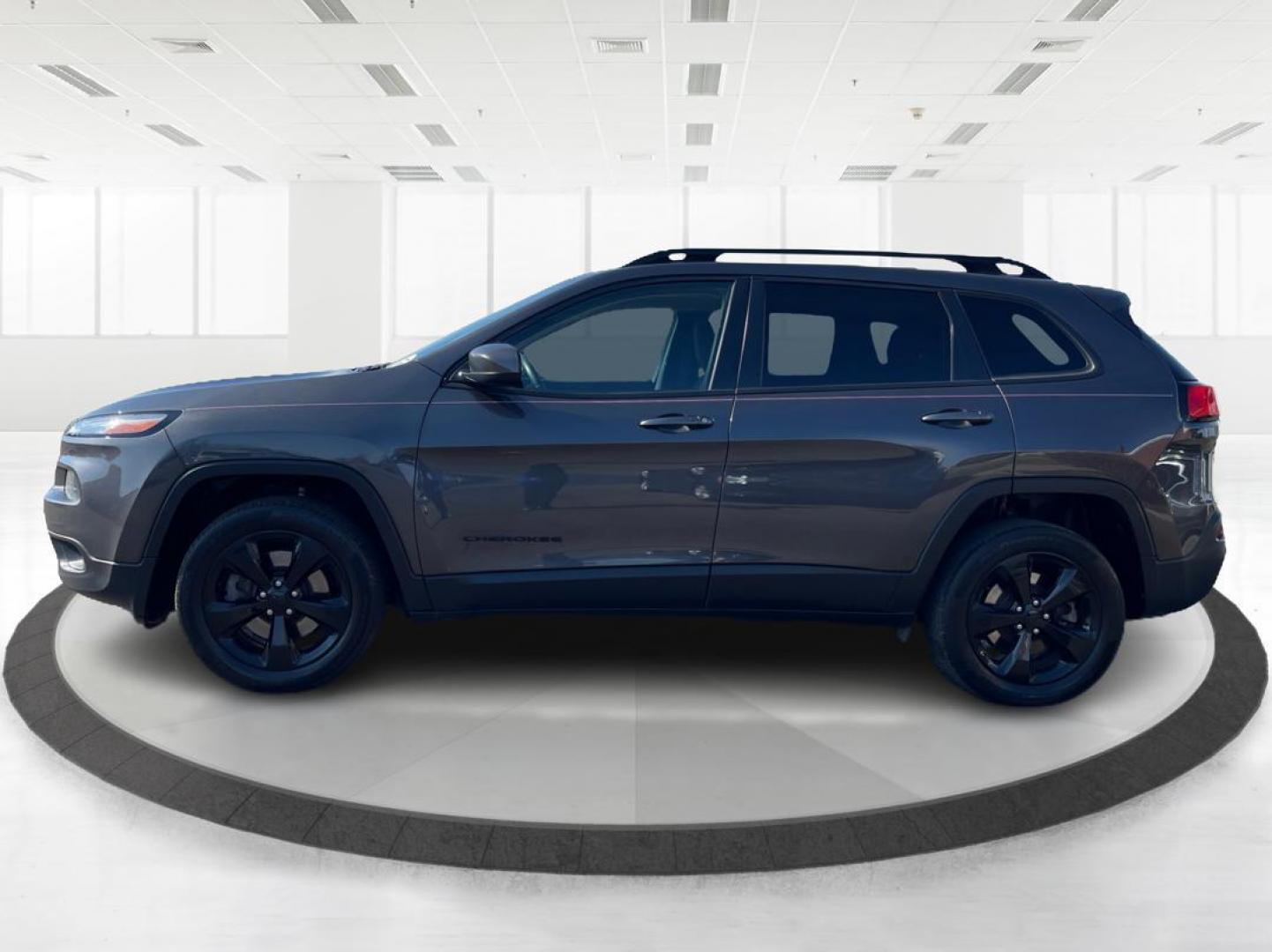 2015 Jeep Cherokee Latitude (1C4PJLCS0FW) with an Other engine, located at 1184 Kauffman Ave, Fairborn, OH, 45324, (937) 908-9800, 39.807072, -84.030914 - 2015 Jeep Cherokee Latitude - Photo#5