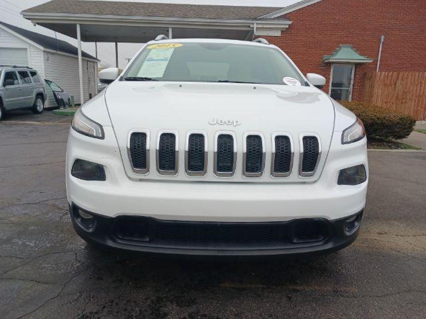 2015 Bright White Clearcoat Jeep Cherokee Latitude 4WD (1C4PJMCS5FW) with an 3.2L V6 DOHC 24V engine, 9-Speed Automatic transmission, located at 4508 South Dixie Dr, Moraine, OH, 45439, (937) 908-9800, 39.689976, -84.218452 - Photo#1