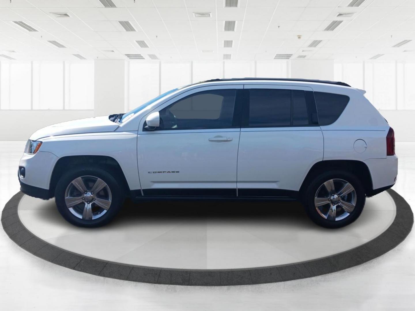 2015 Bright White Clear Coat Jeep Compass (1C4NJDEB5FD) with an 2.4L L4 DOHC 16V engine, 6-Speed Automatic transmission, located at 1951 S Dayton Lakeview Rd., New Carlisle, OH, 45344, (937) 908-9800, 39.890999, -84.050255 - Photo#5